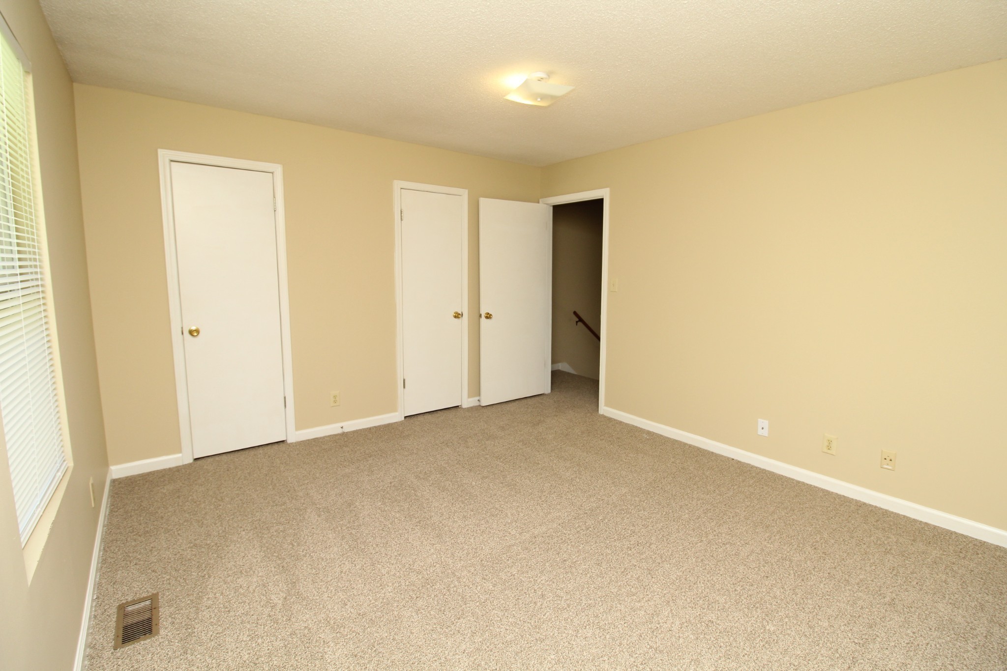 3272 Tower Drive Property Photo 4