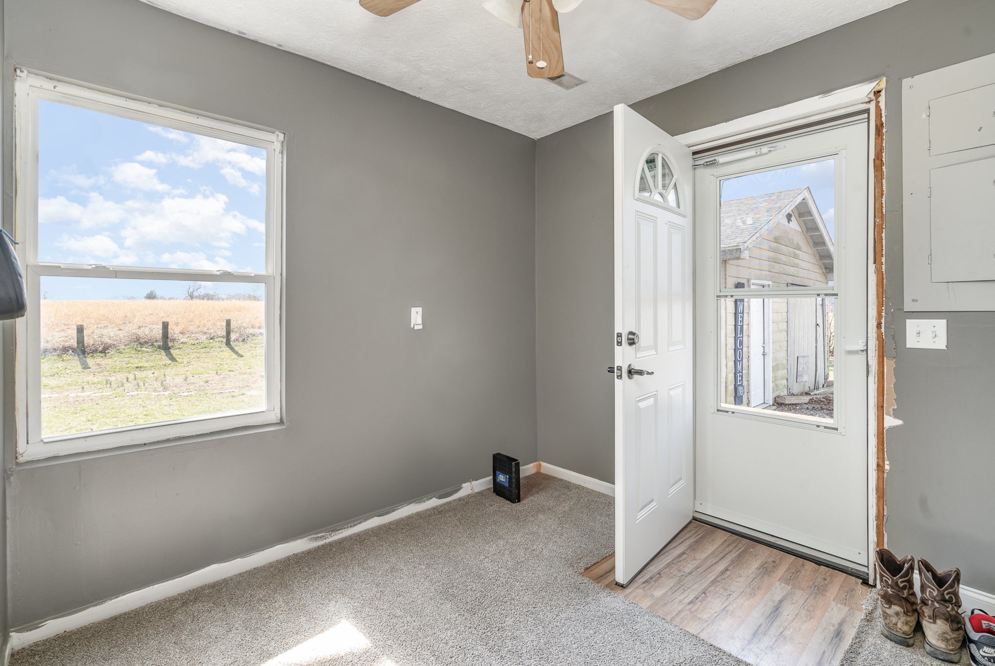 906 Highway 259 Property Photo 4