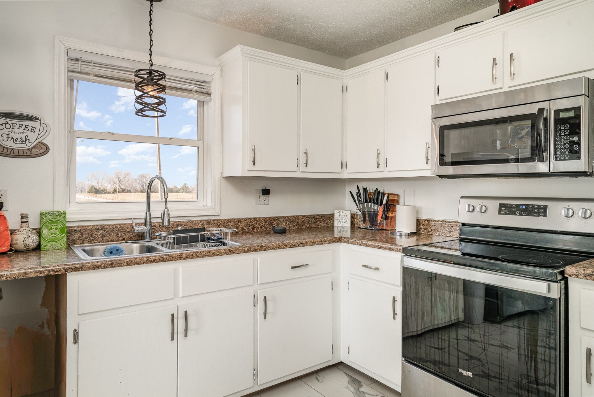 906 Highway 259 Property Photo 11