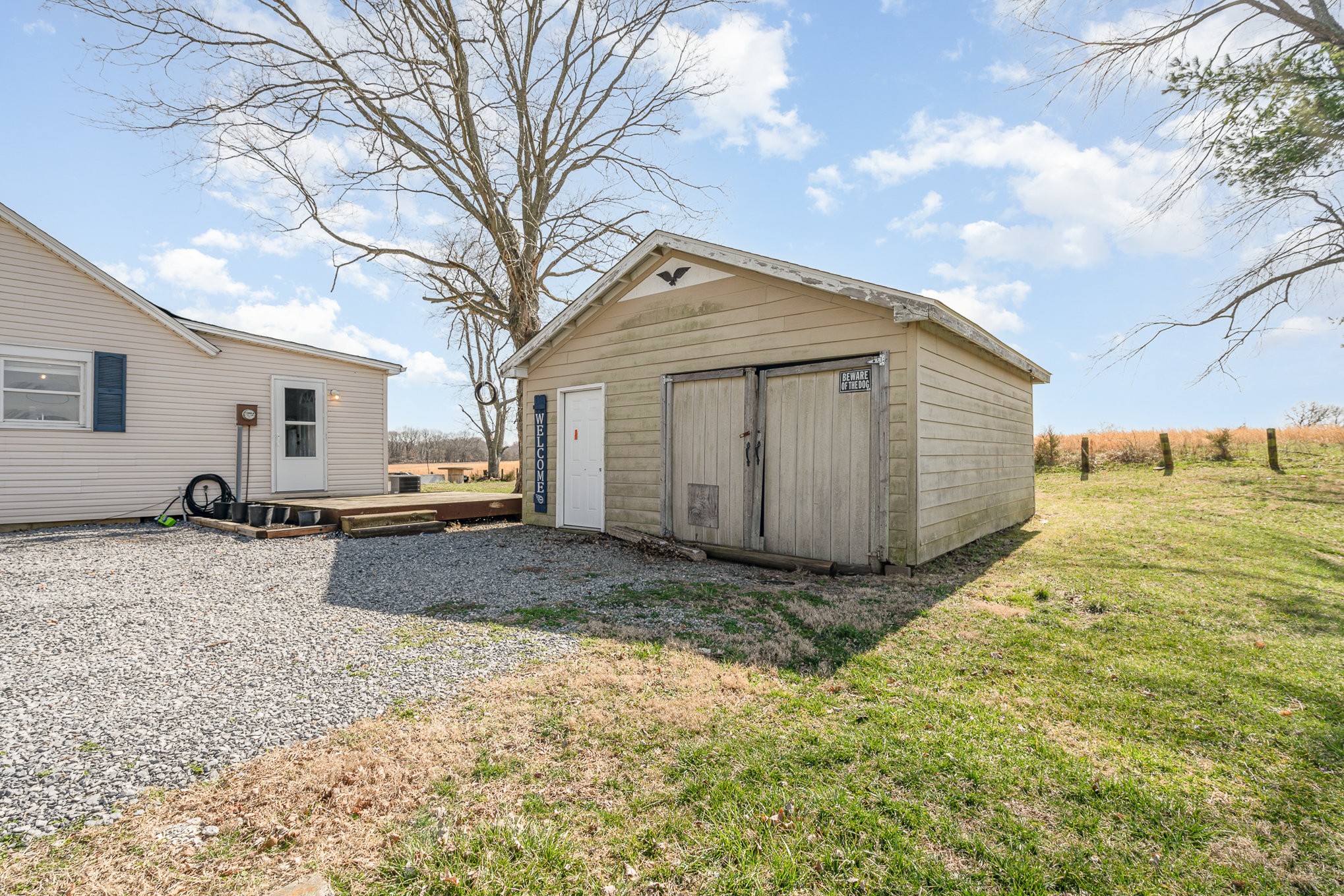 906 Highway 259 Property Photo 27