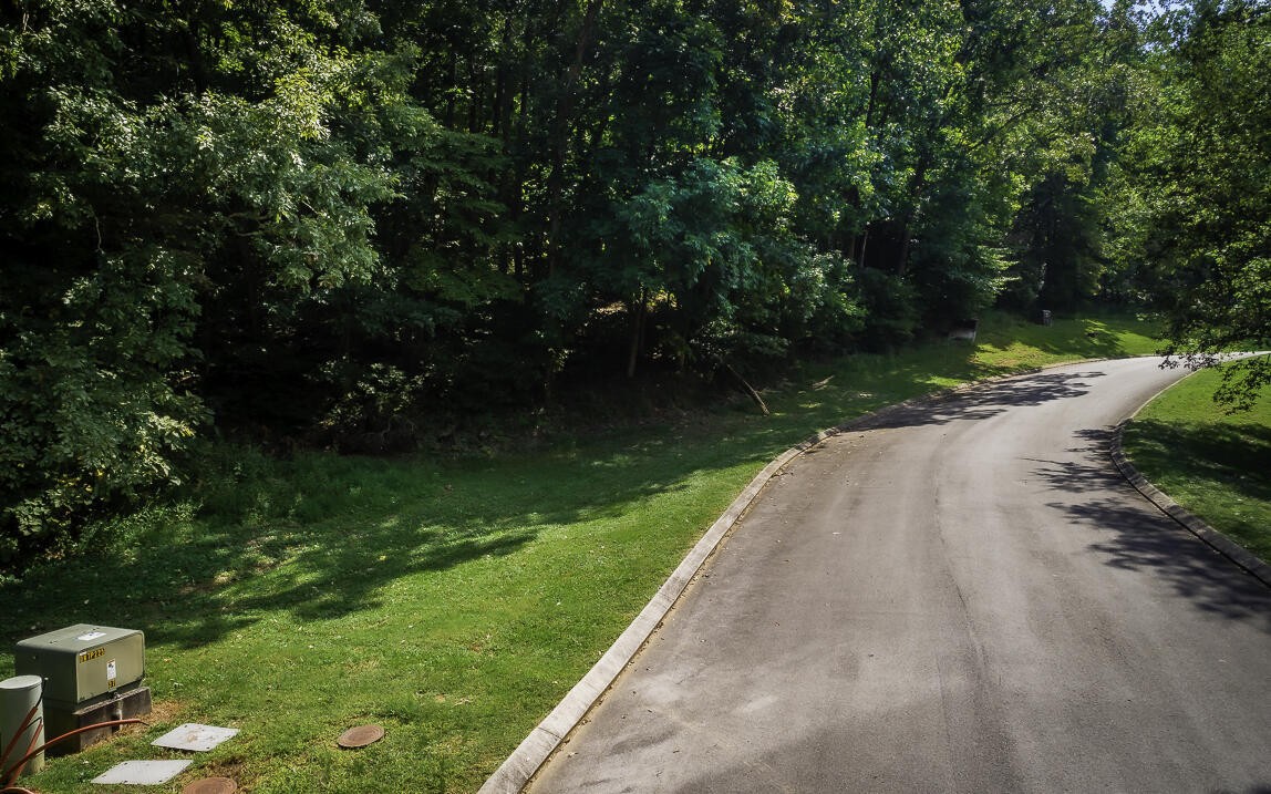 1754 Oakbrook Trail Property Photo 7