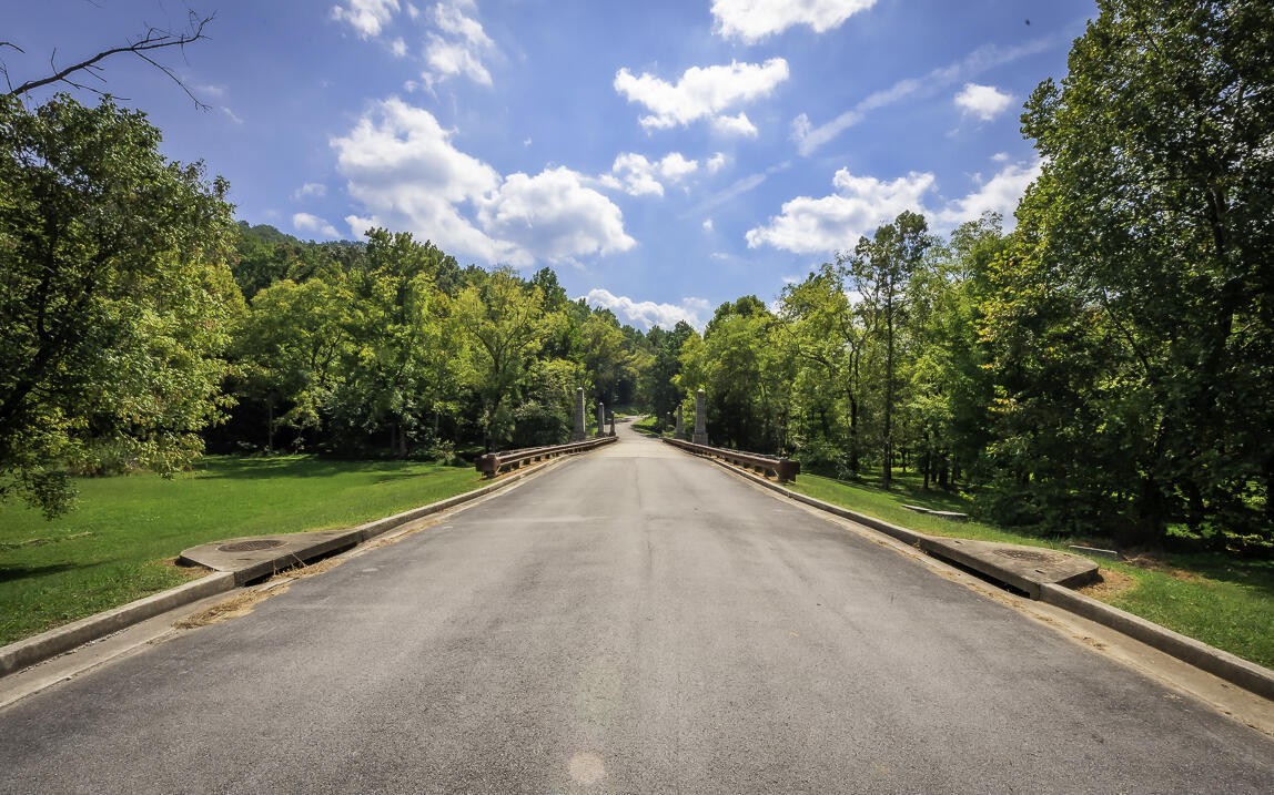 1754 Oakbrook Trail Property Photo 17