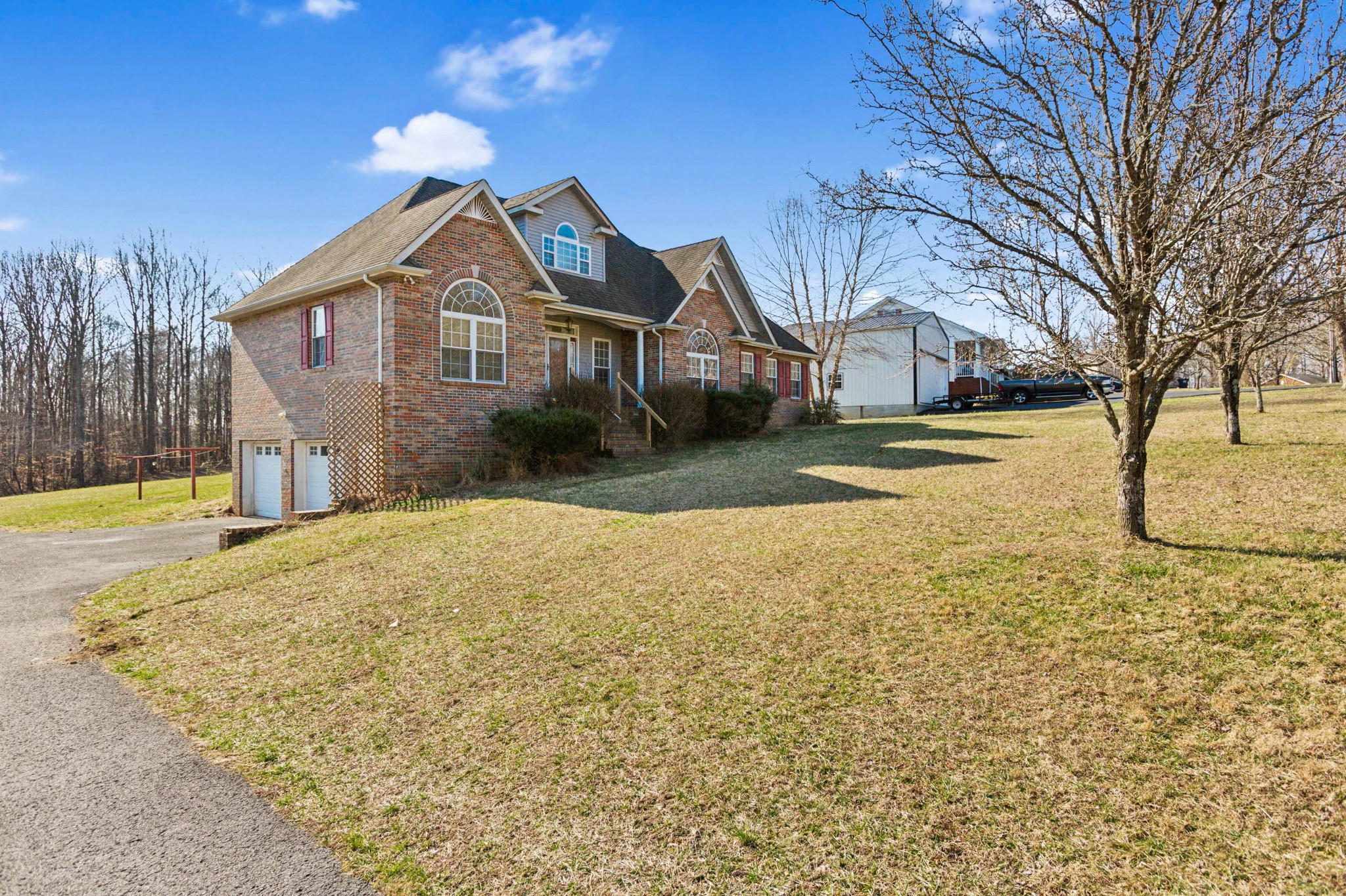 384 Deer Park Ln Property Photo 2
