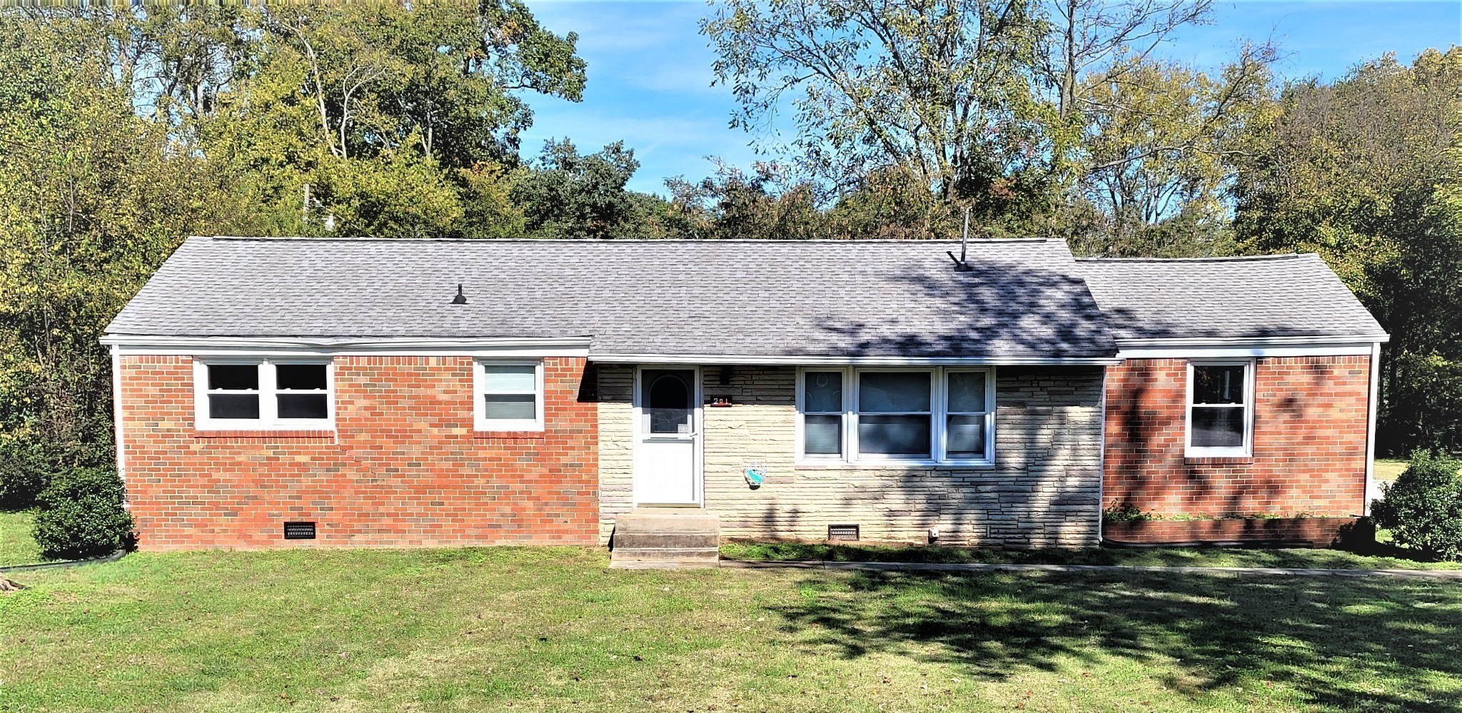 201 Piedmont Dr Property Photo