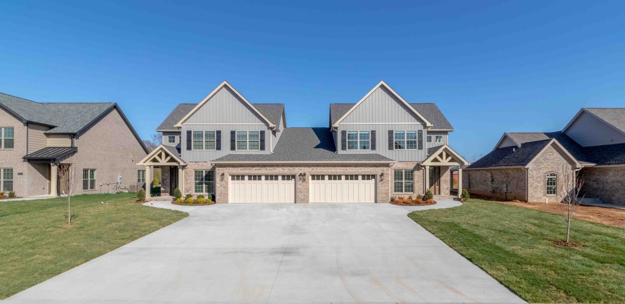 1045 Veridian Dr Property Photo 1