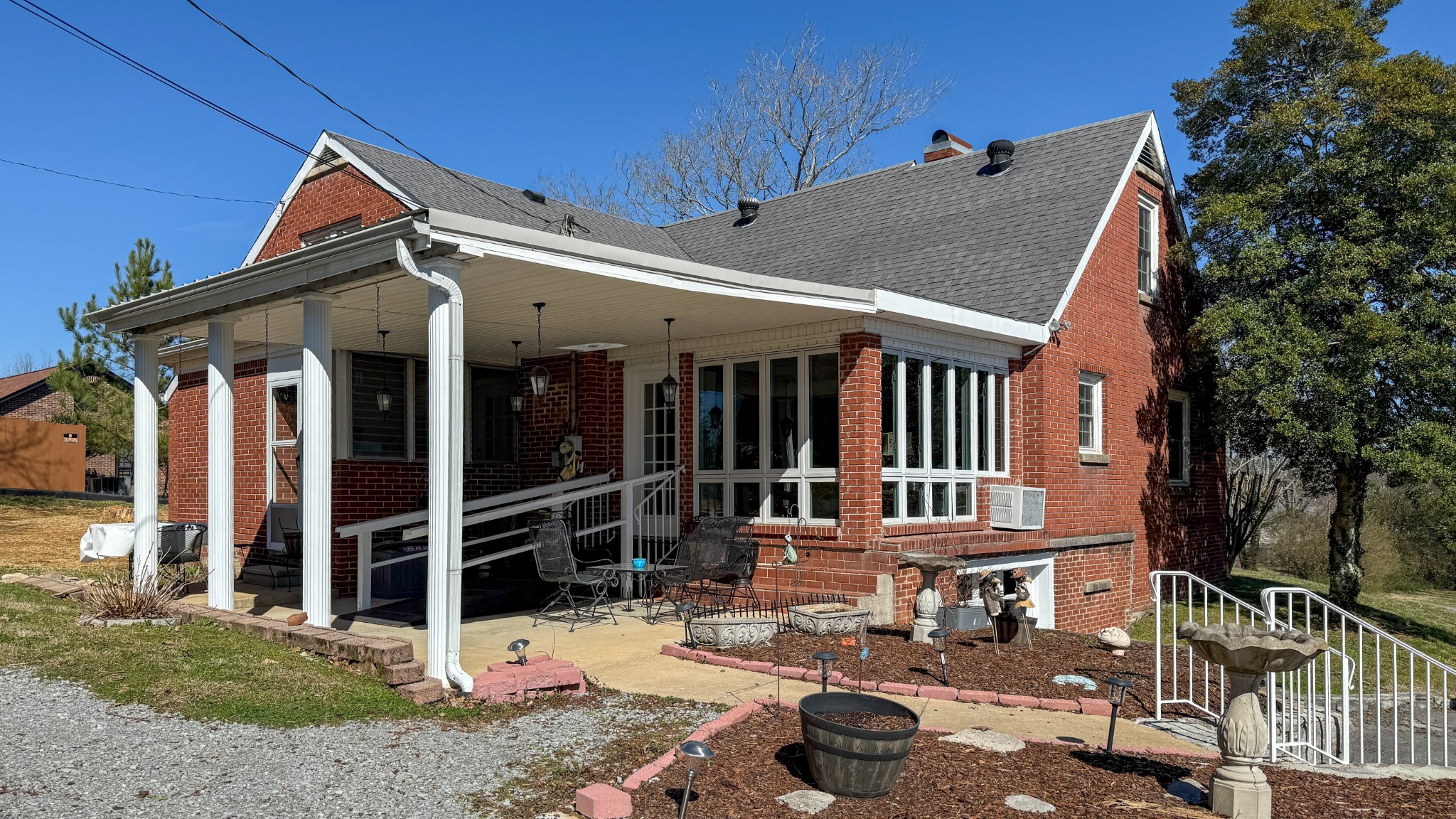 306 Magnolia Ave Property Photo 4