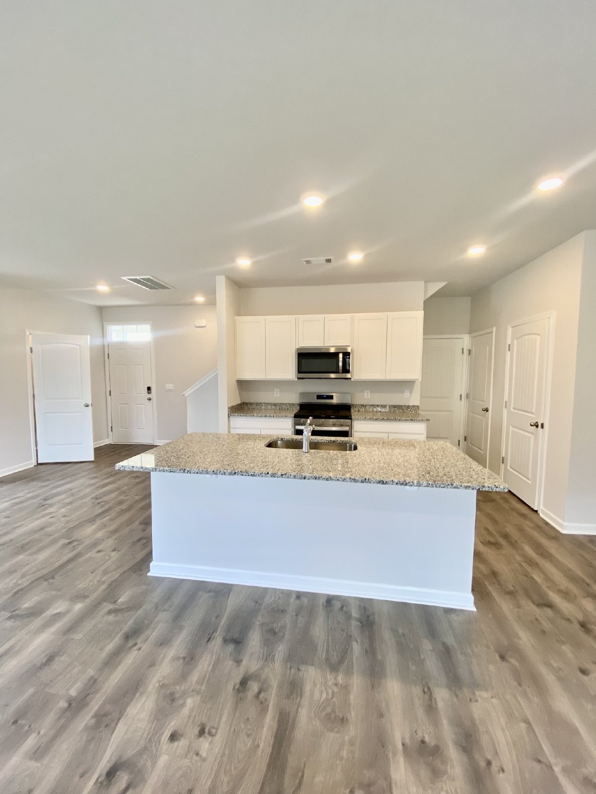 7241 Scotlyn Way Property Photo 5