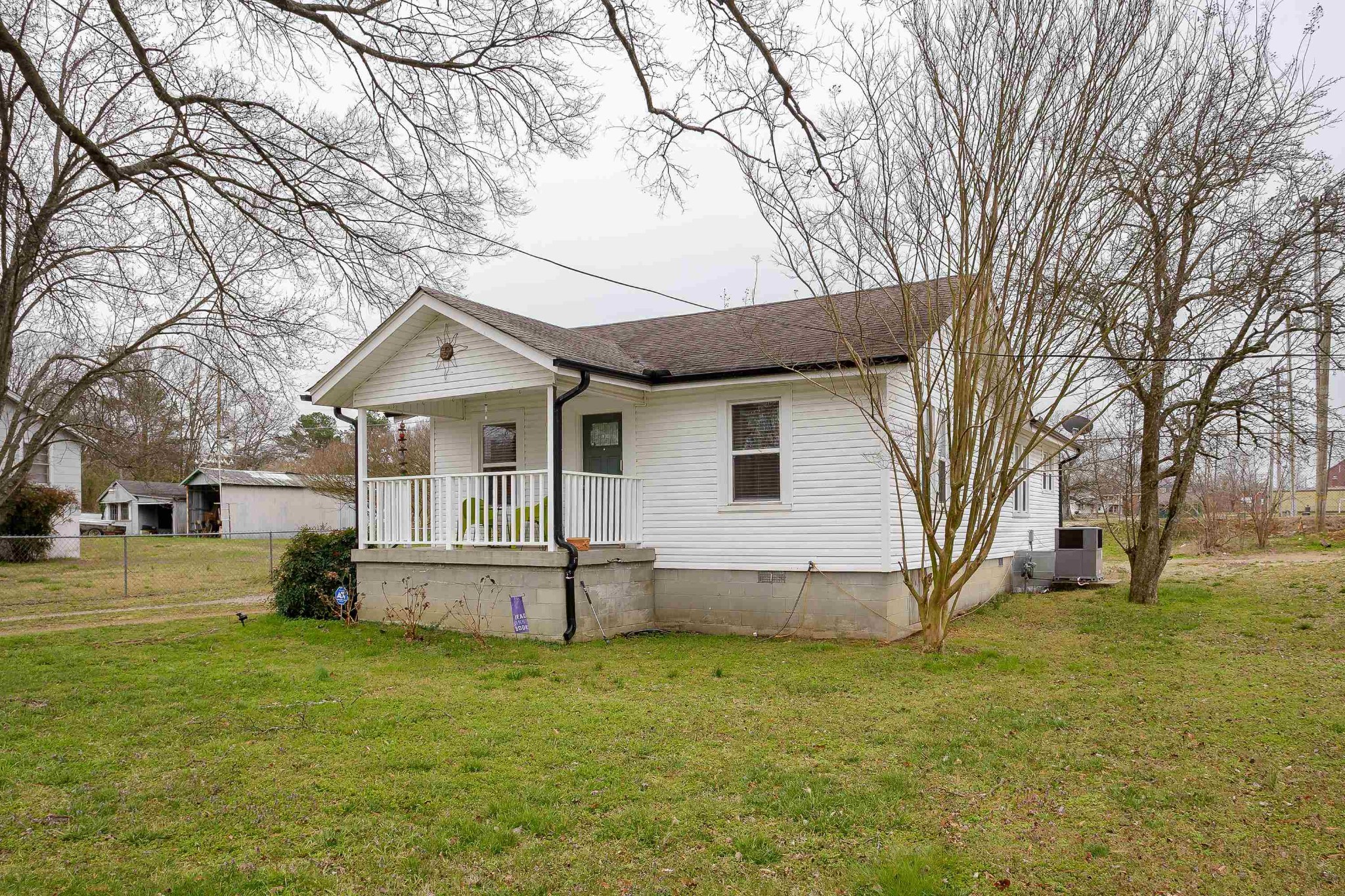 220 Foy Ave Property Photo 2