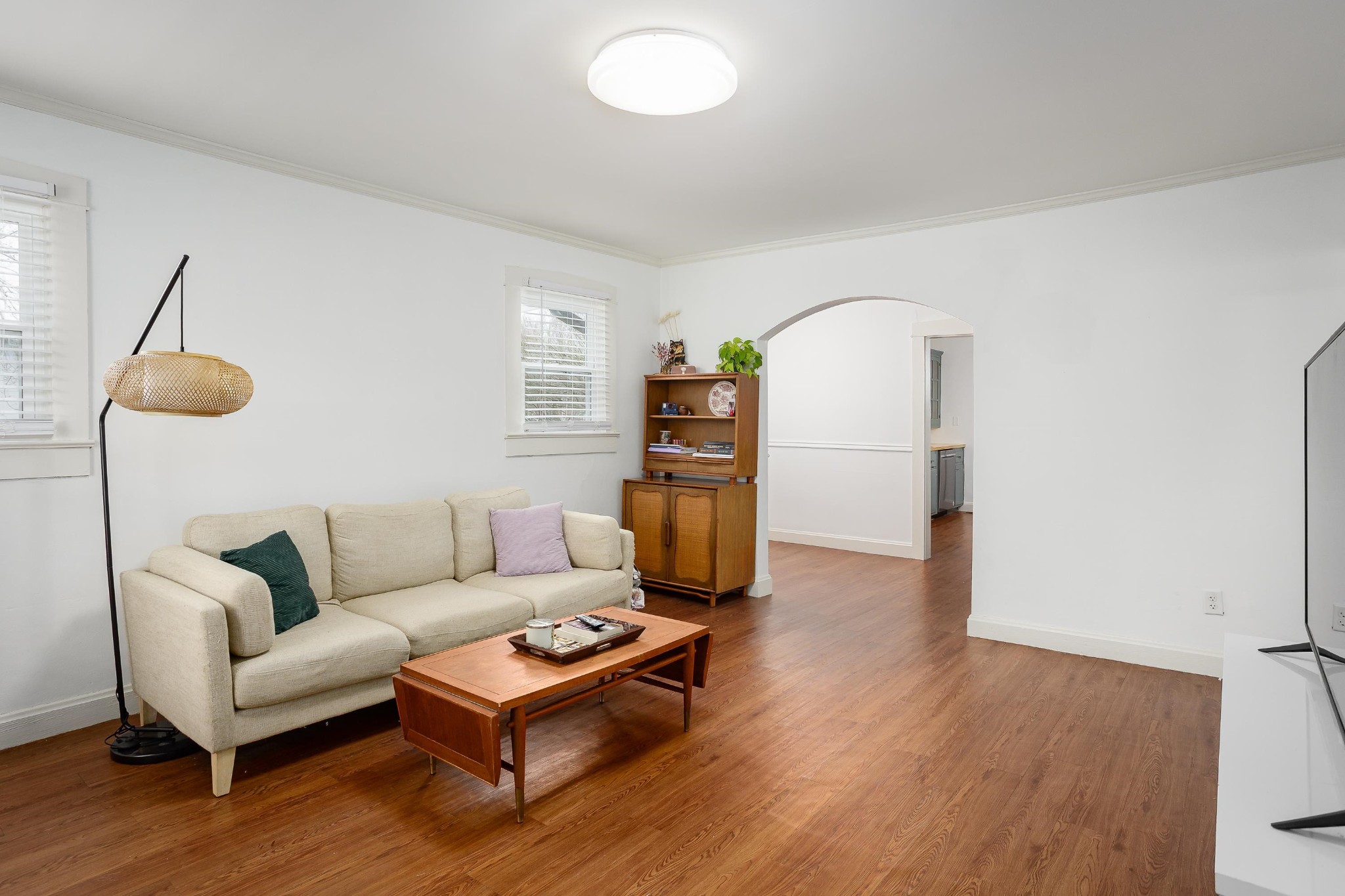 220 Foy Ave Property Photo 3