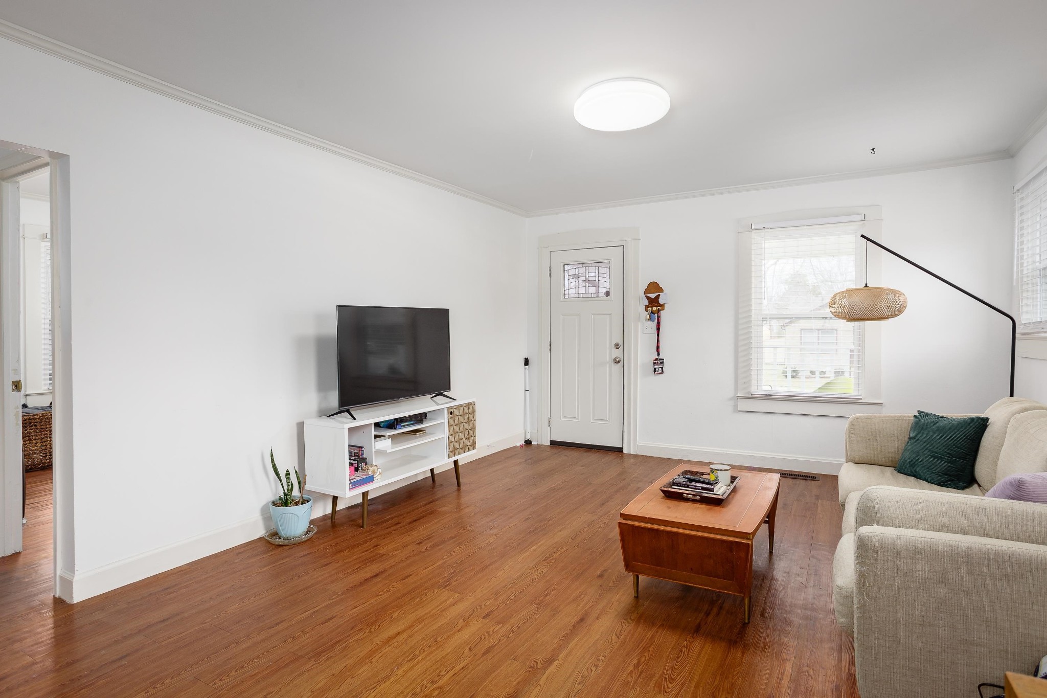 220 Foy Ave Property Photo 5