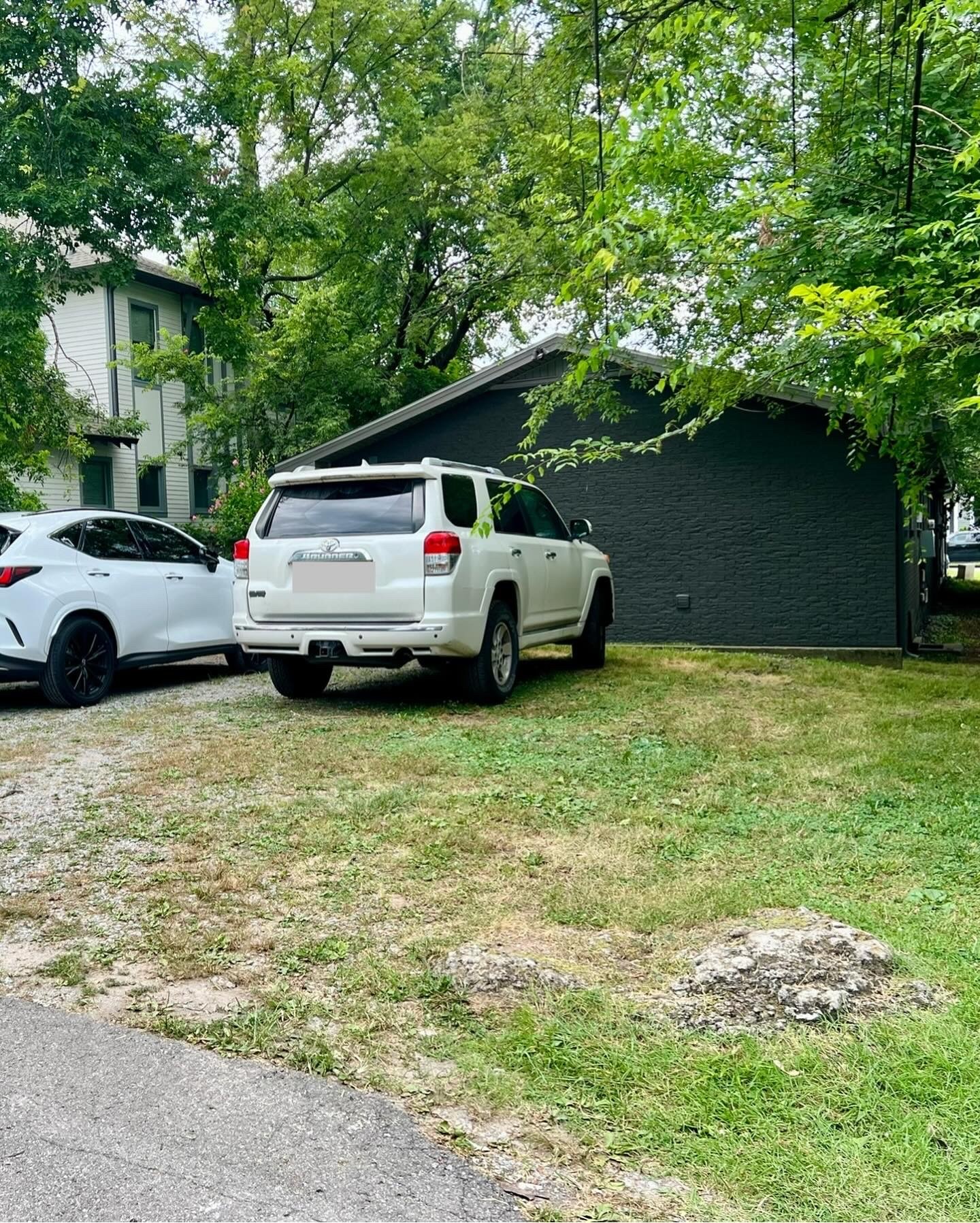 925 Boscobel St Property Photo 3