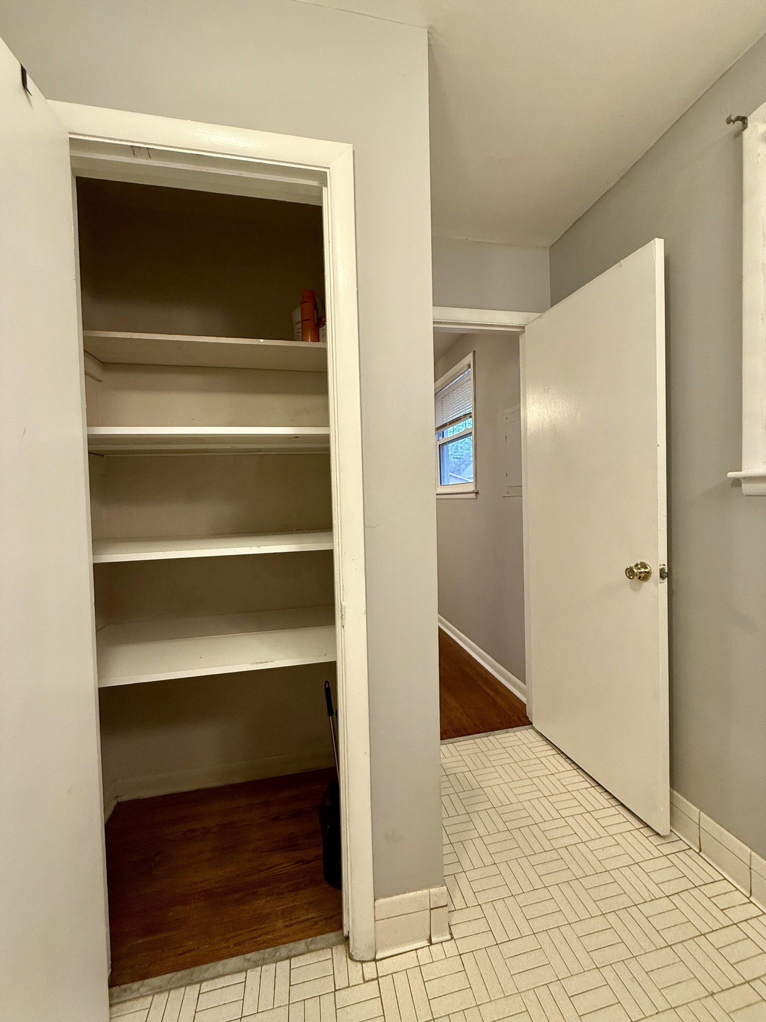 925 Boscobel St Property Photo 12
