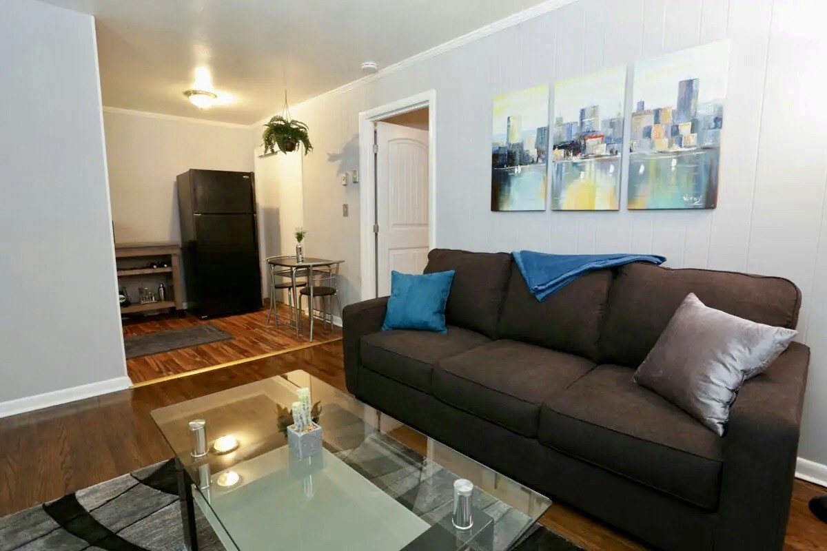 925 Boscobel St Property Photo 17