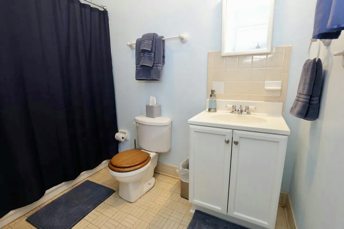 925 Boscobel St Property Photo 22