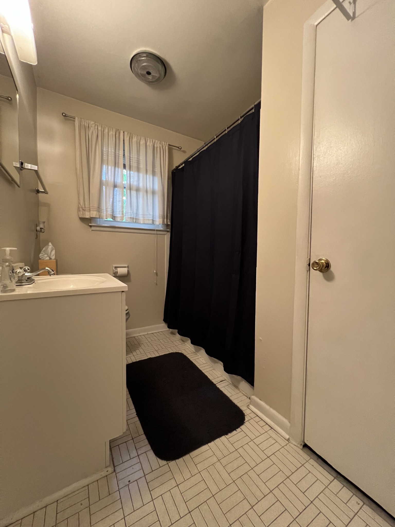 925 Boscobel St Property Photo 29