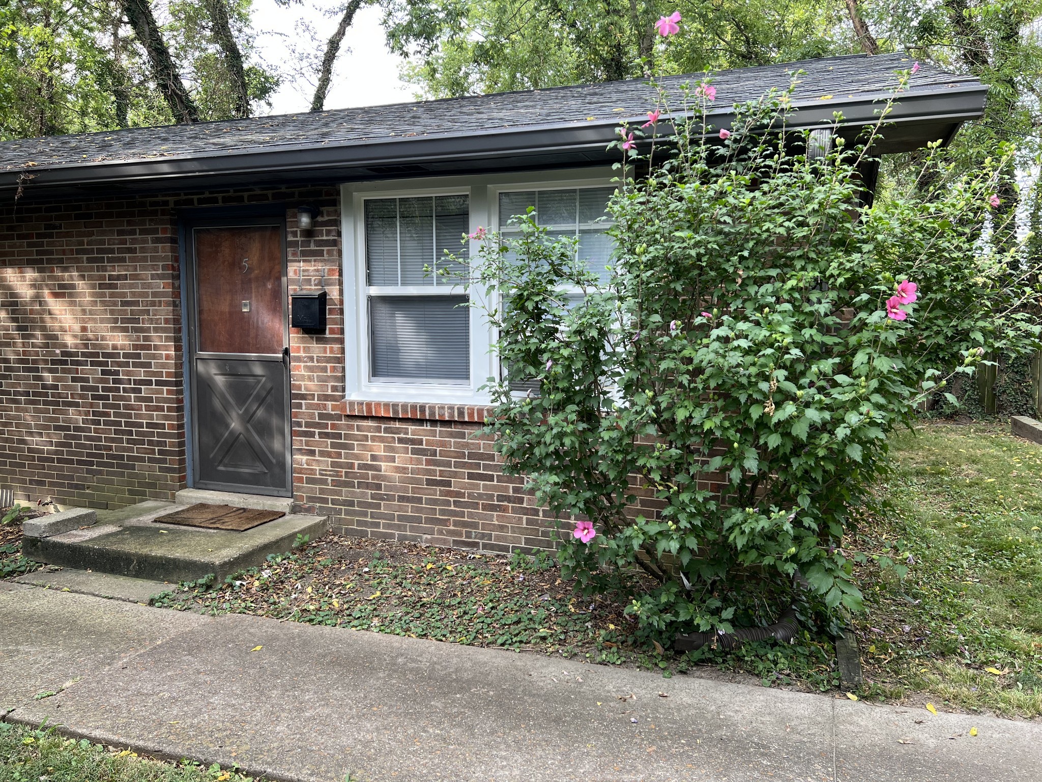 925 Boscobel St Property Photo 47