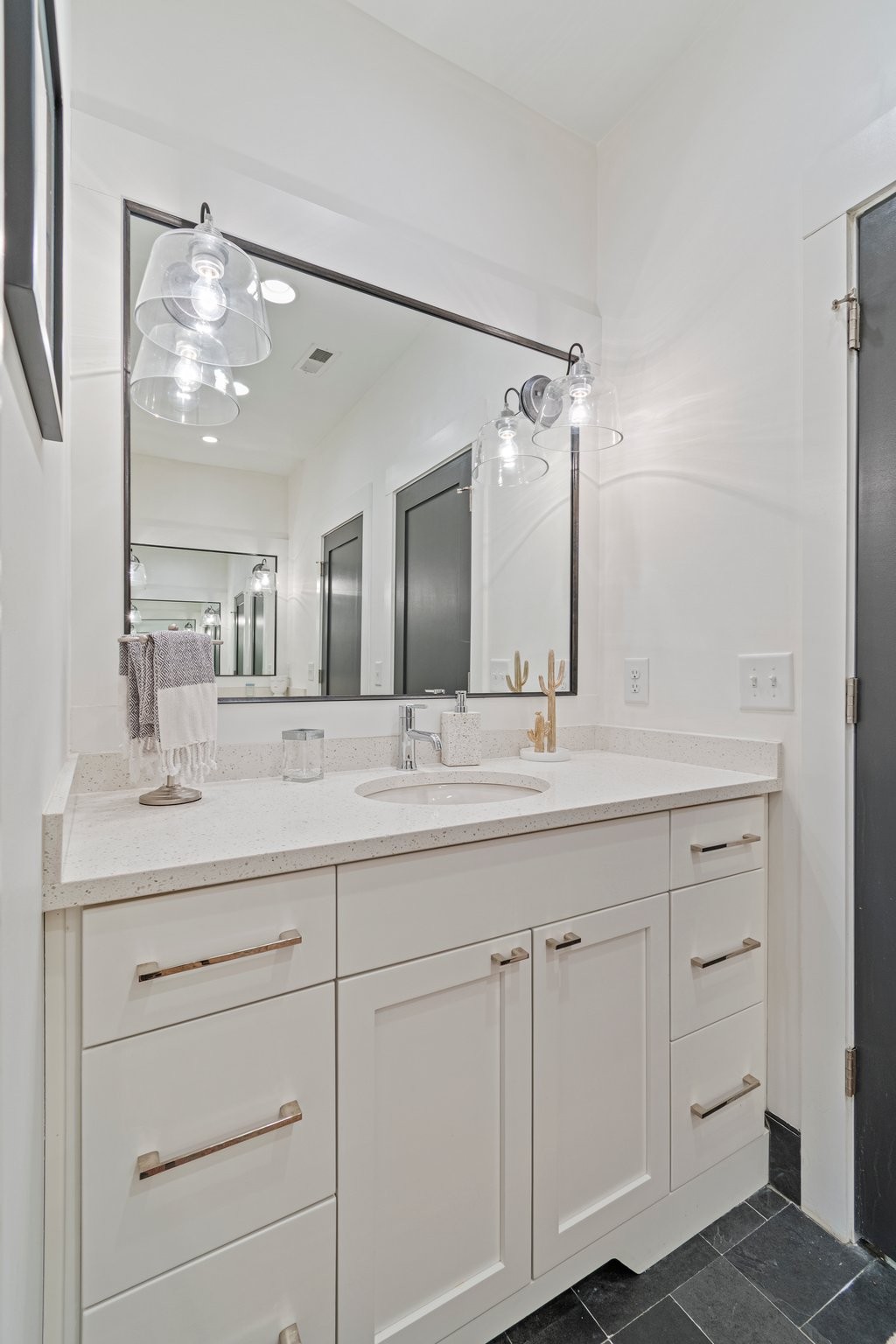 821 Hillview Hts Property Photo 26