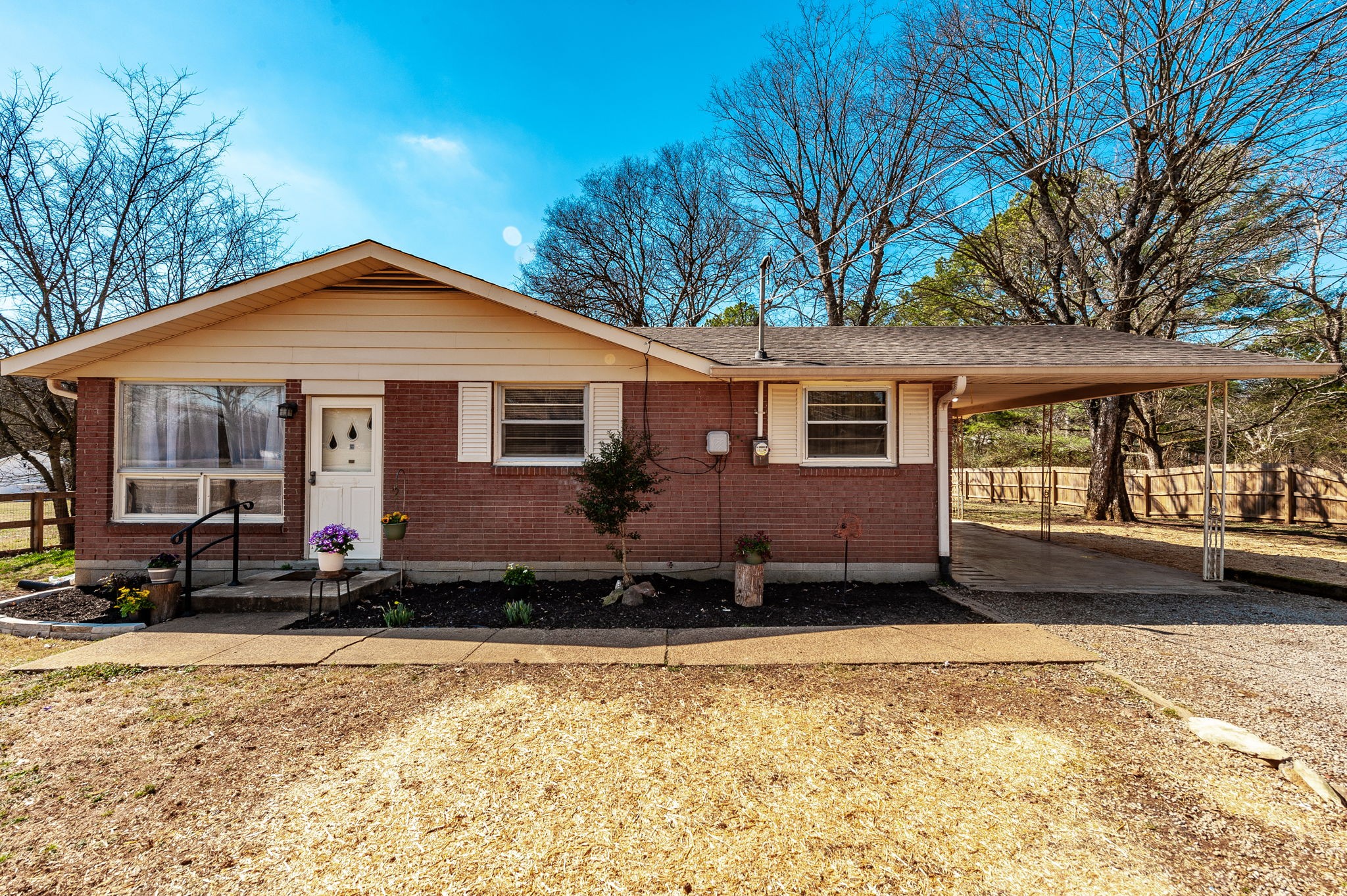 209 Edgebrook Rd Property Photo 1