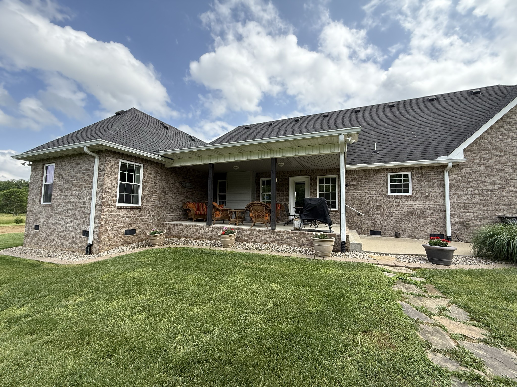 334 N Centerpoint Rd Property Photo 4