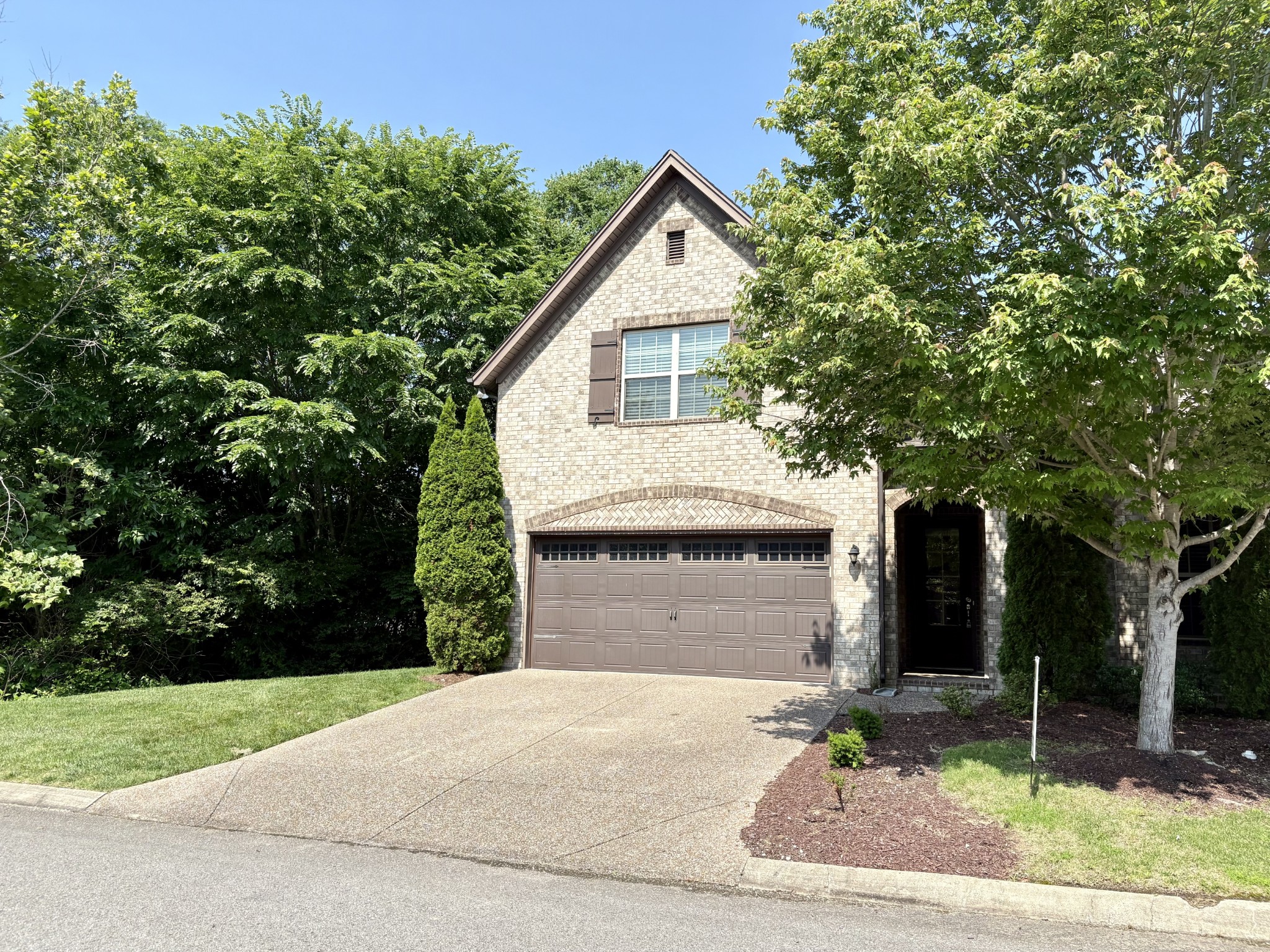 128 Village Cir Property Photo 2