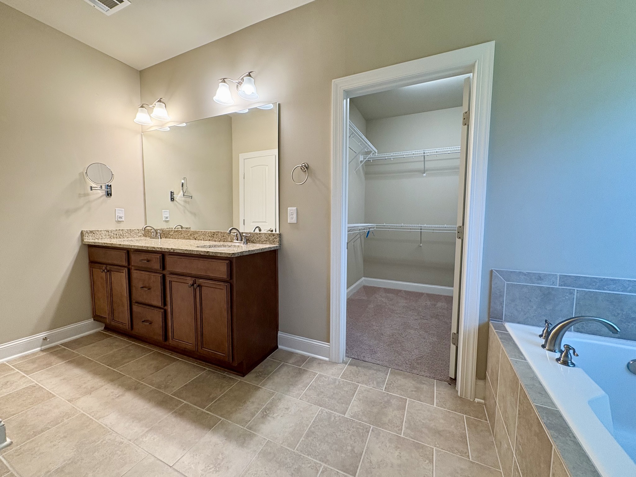 128 Village Cir Property Photo 26