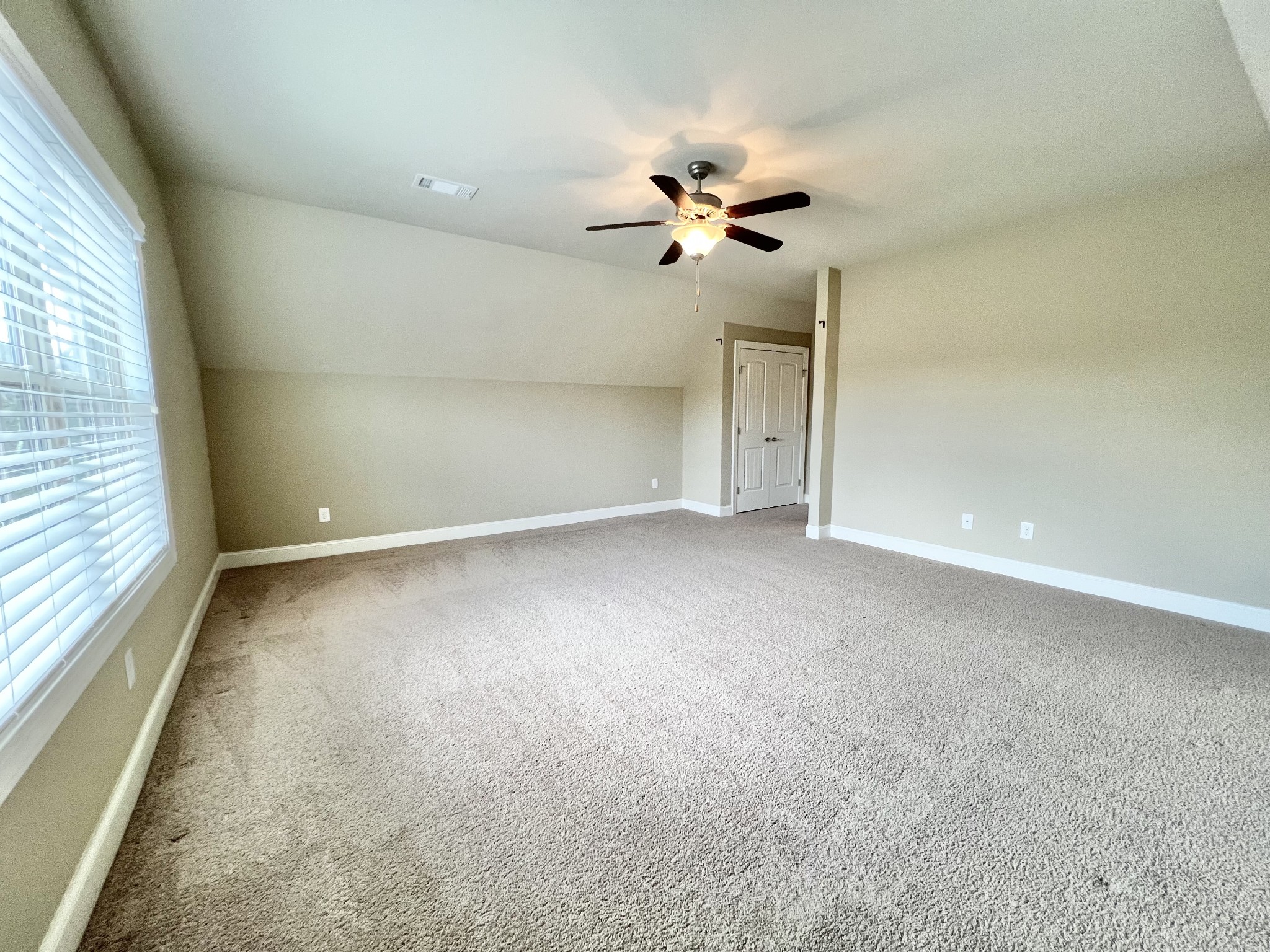 128 Village Cir Property Photo 40