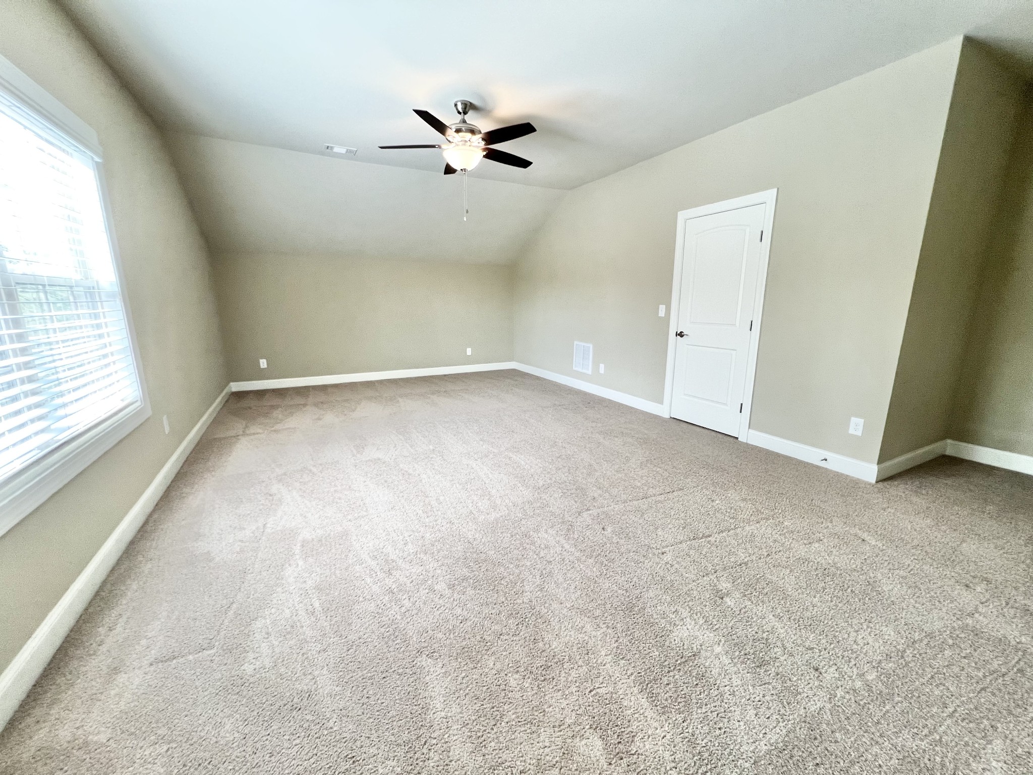128 Village Cir Property Photo 42