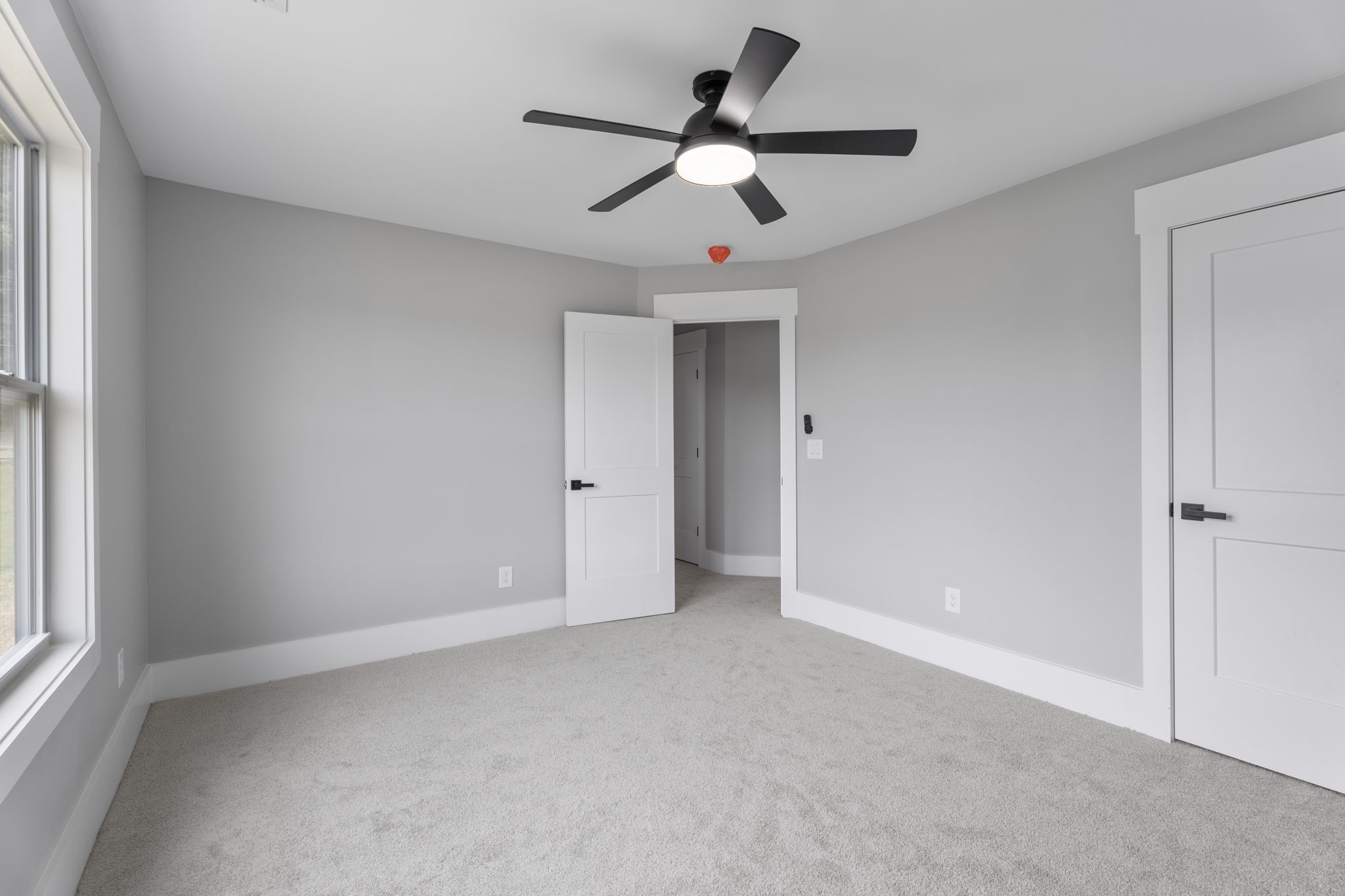 6021 Riverview Dr Property Photo 16