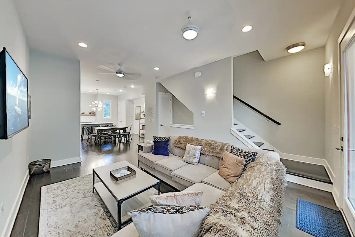 2410 Meharry Blvd Property Photo 1