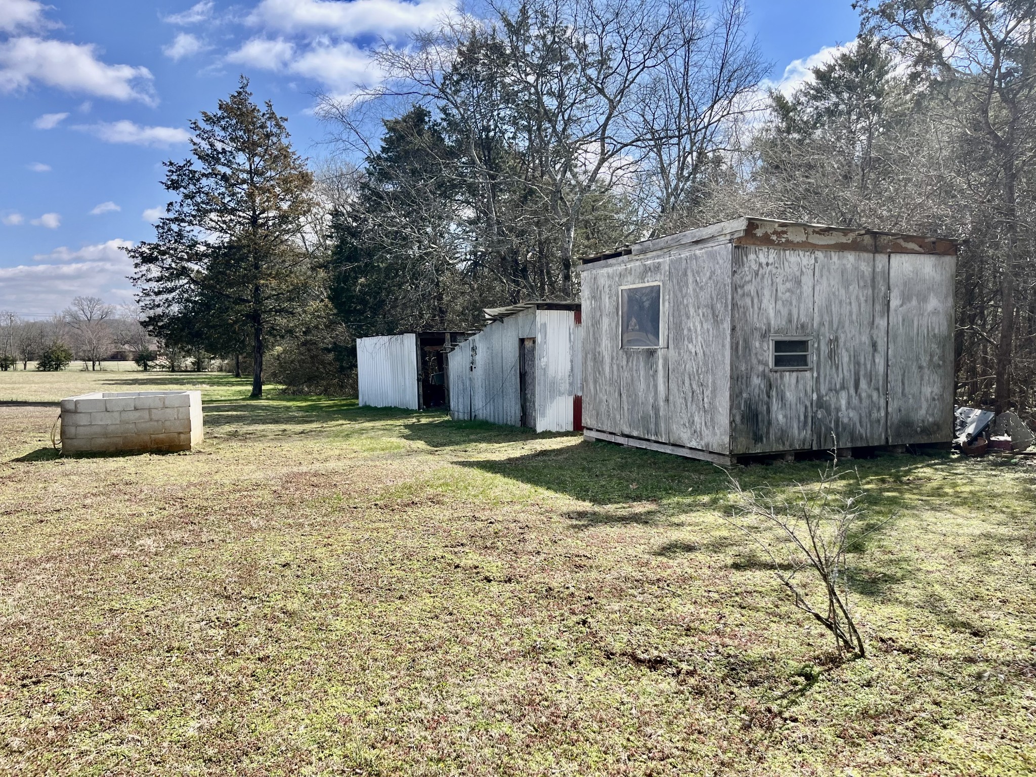 128 Pinhook Rd Property Photo 4