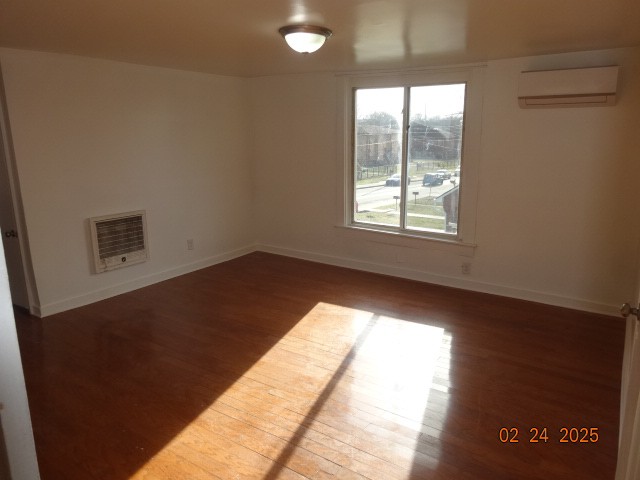 1712 Knowles St Property Photo 3