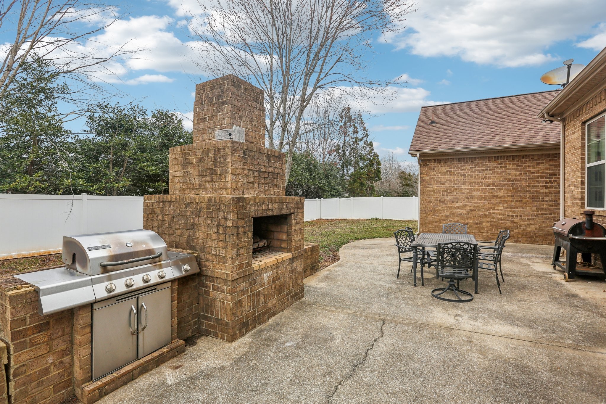 2715 Battleground Dr Property Photo 77