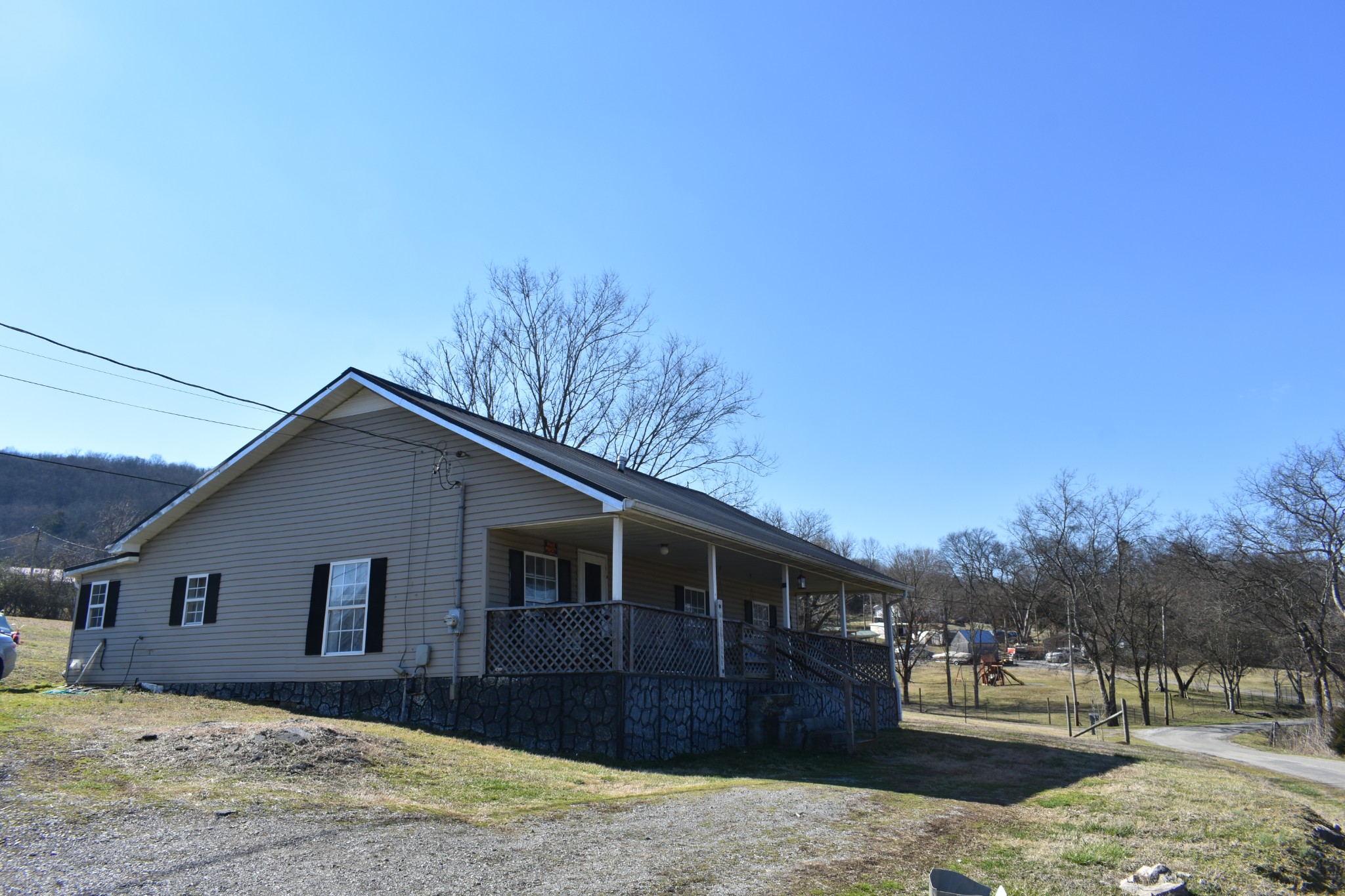 98 Ballenger Rd Property Photo
