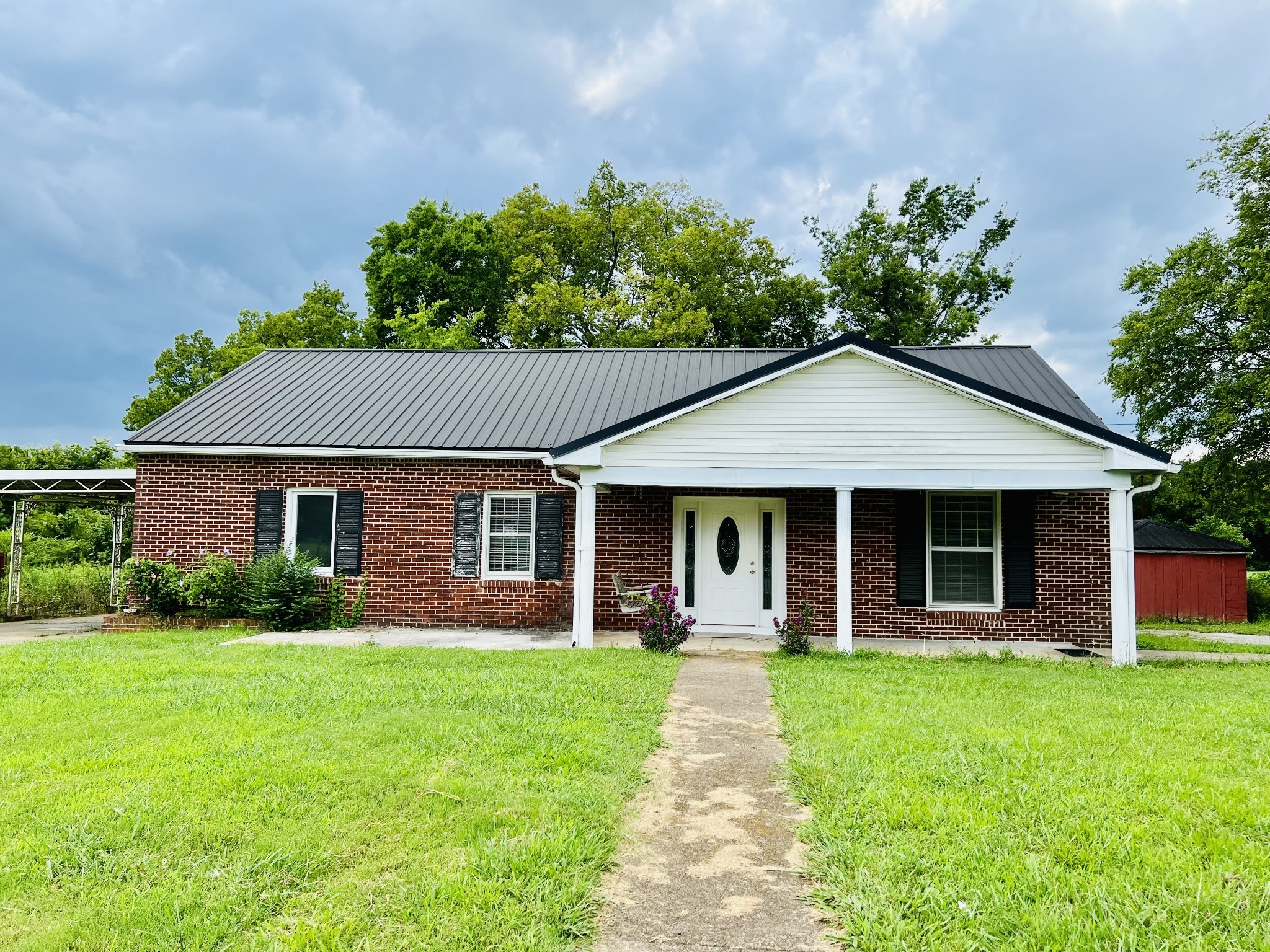 1556 Sparta Pike Property Photo 1