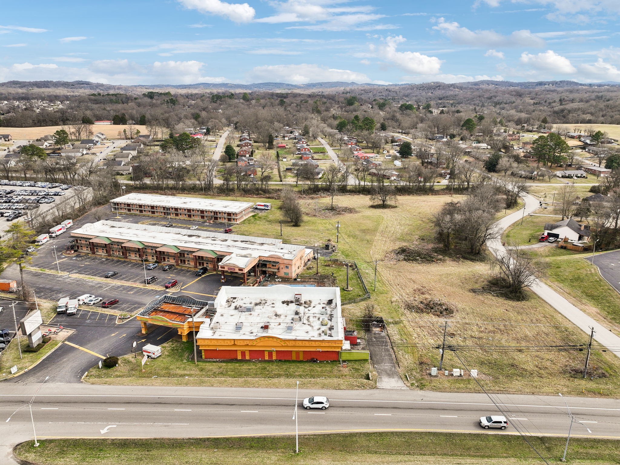 1208 Nashville Hwy Property Photo 4