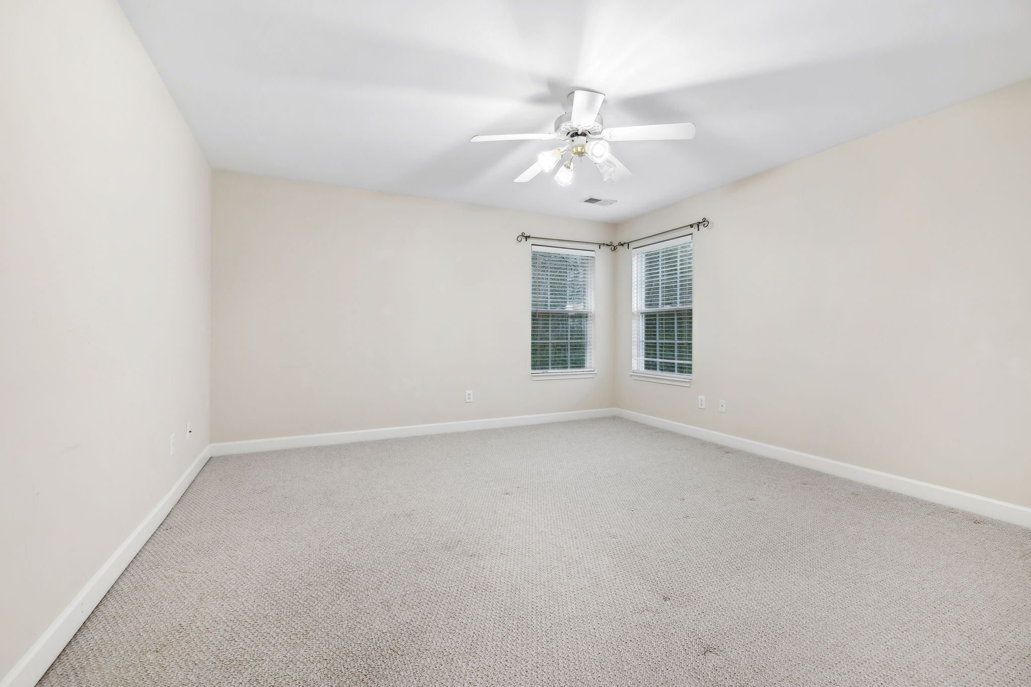5225 Whispering Valley Dr Property Photo 28