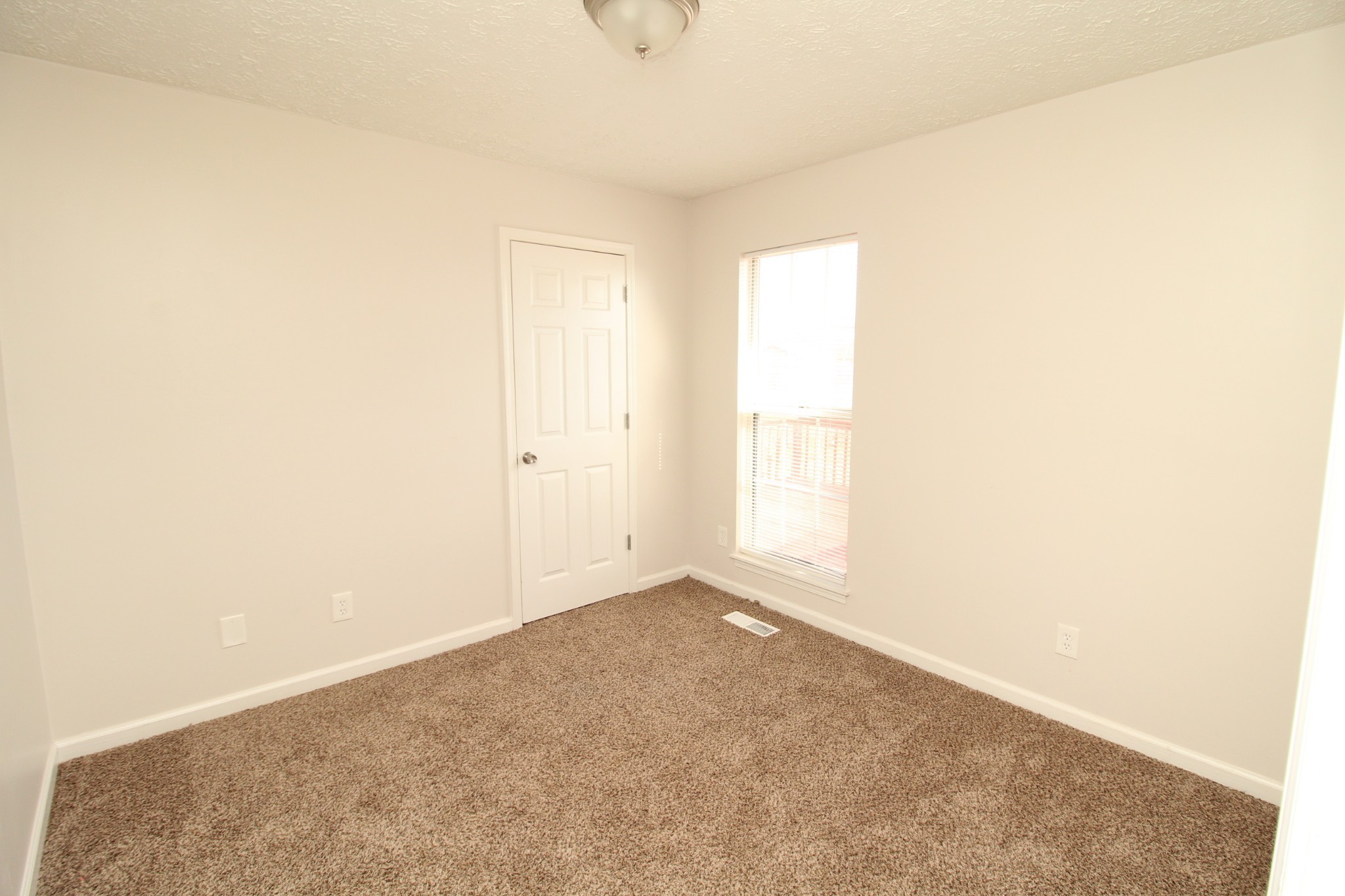 502 Indian Ave Property Photo 8