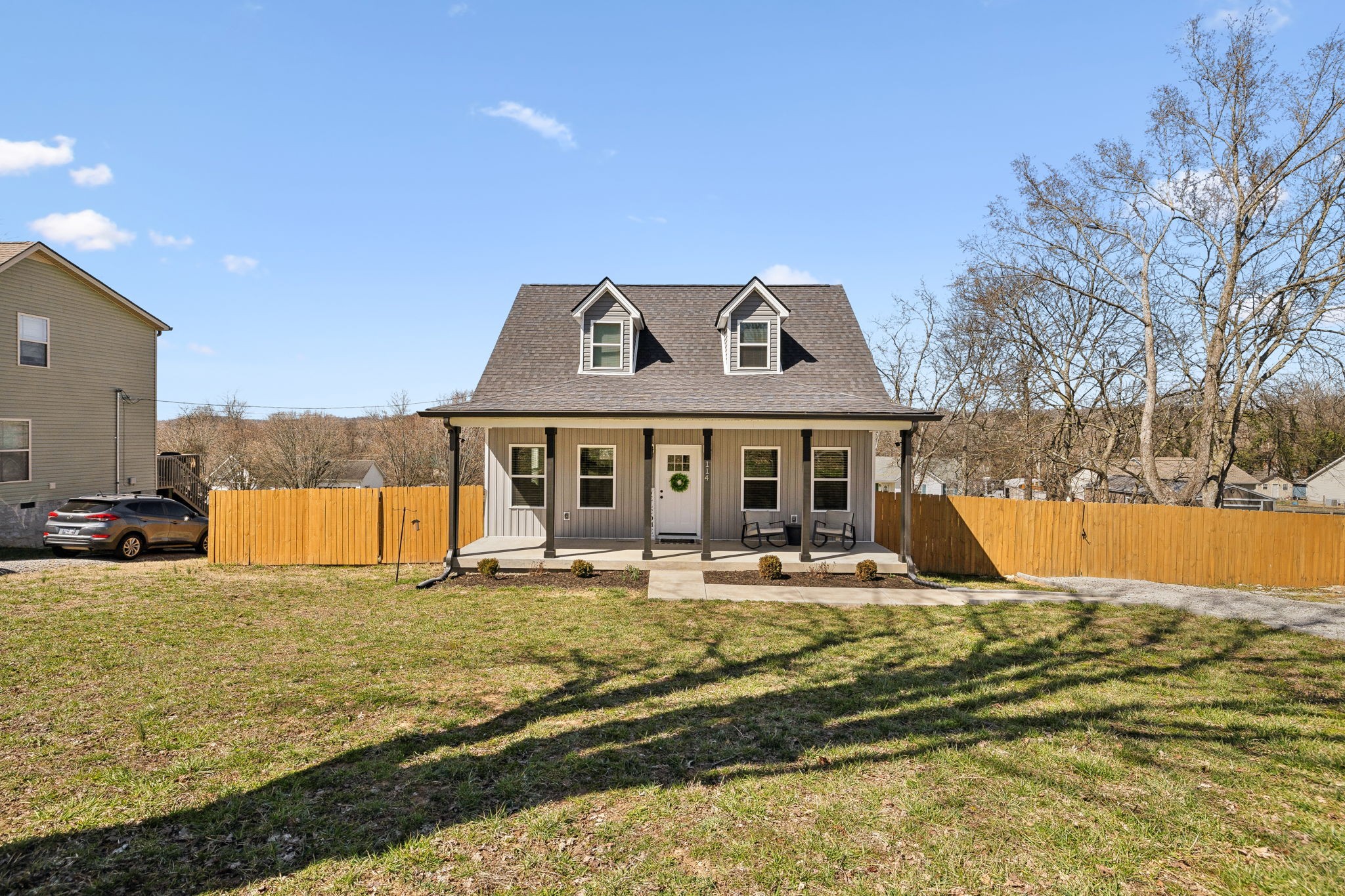 114 Polk St Property Photo 4