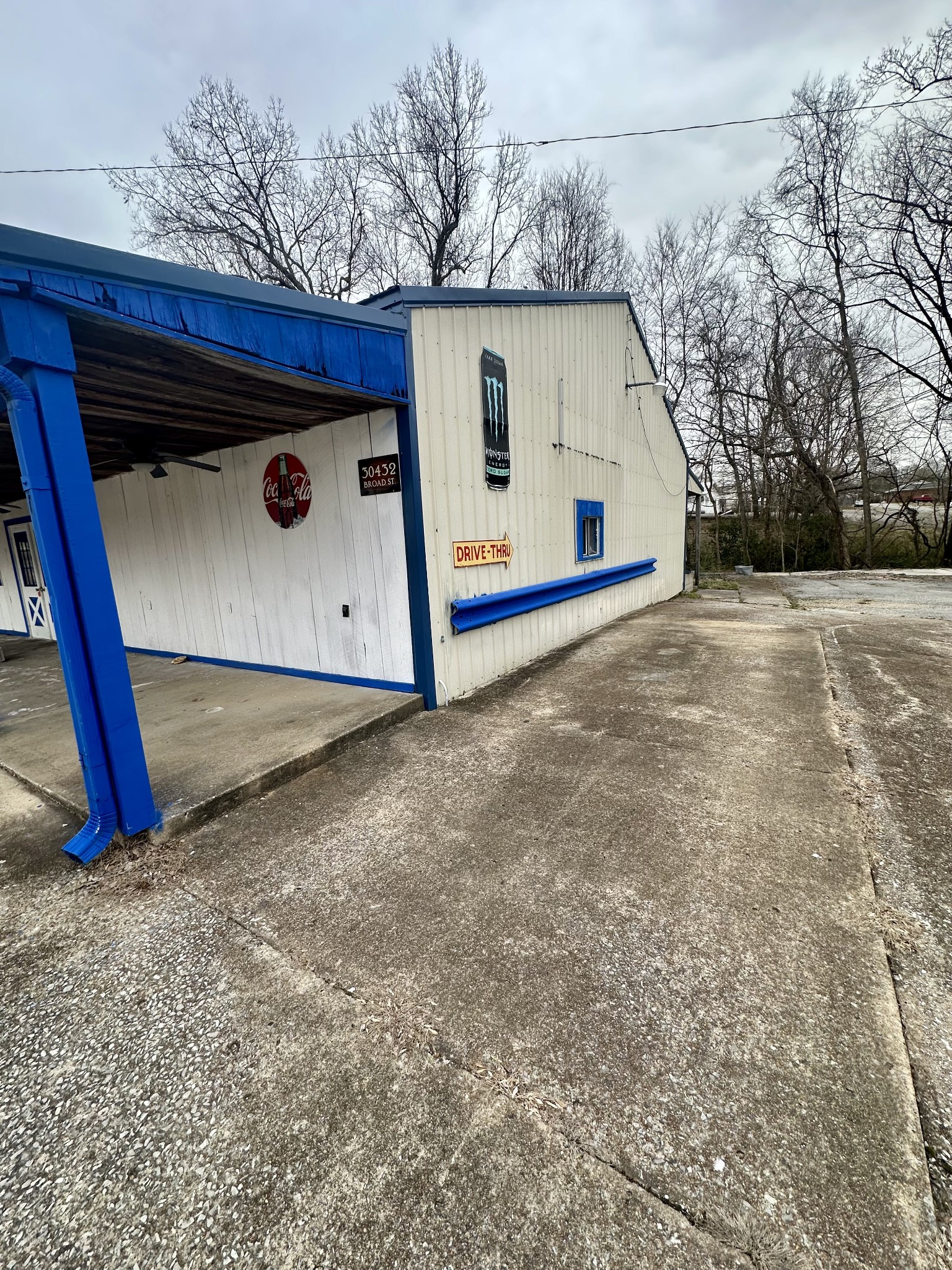 30432 Broad St Property Photo 3