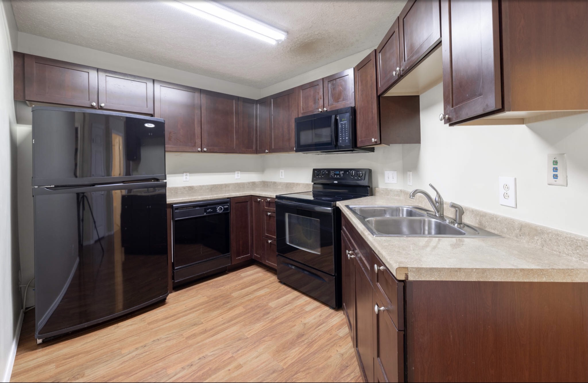 2341 Benay Rd Property Photo 8