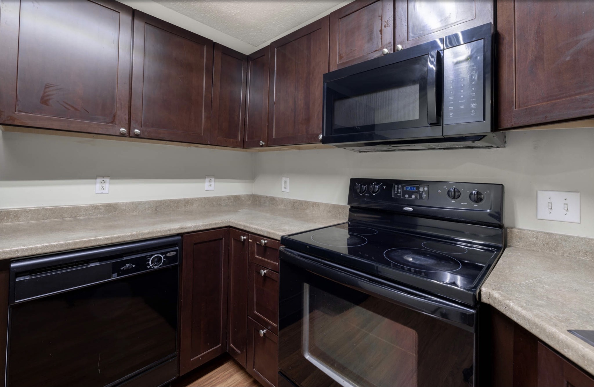 2341 Benay Rd Property Photo 11