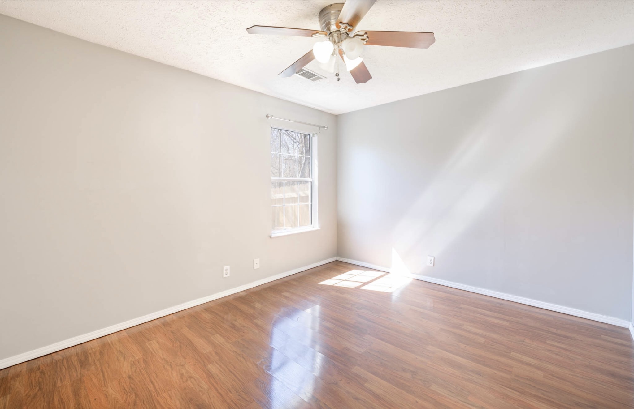 2341 Benay Rd Property Photo 15