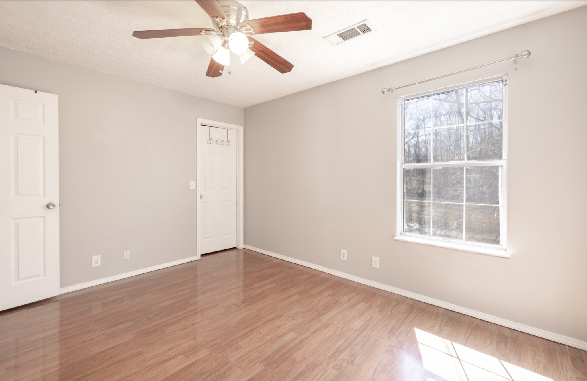 2341 Benay Rd Property Photo 17