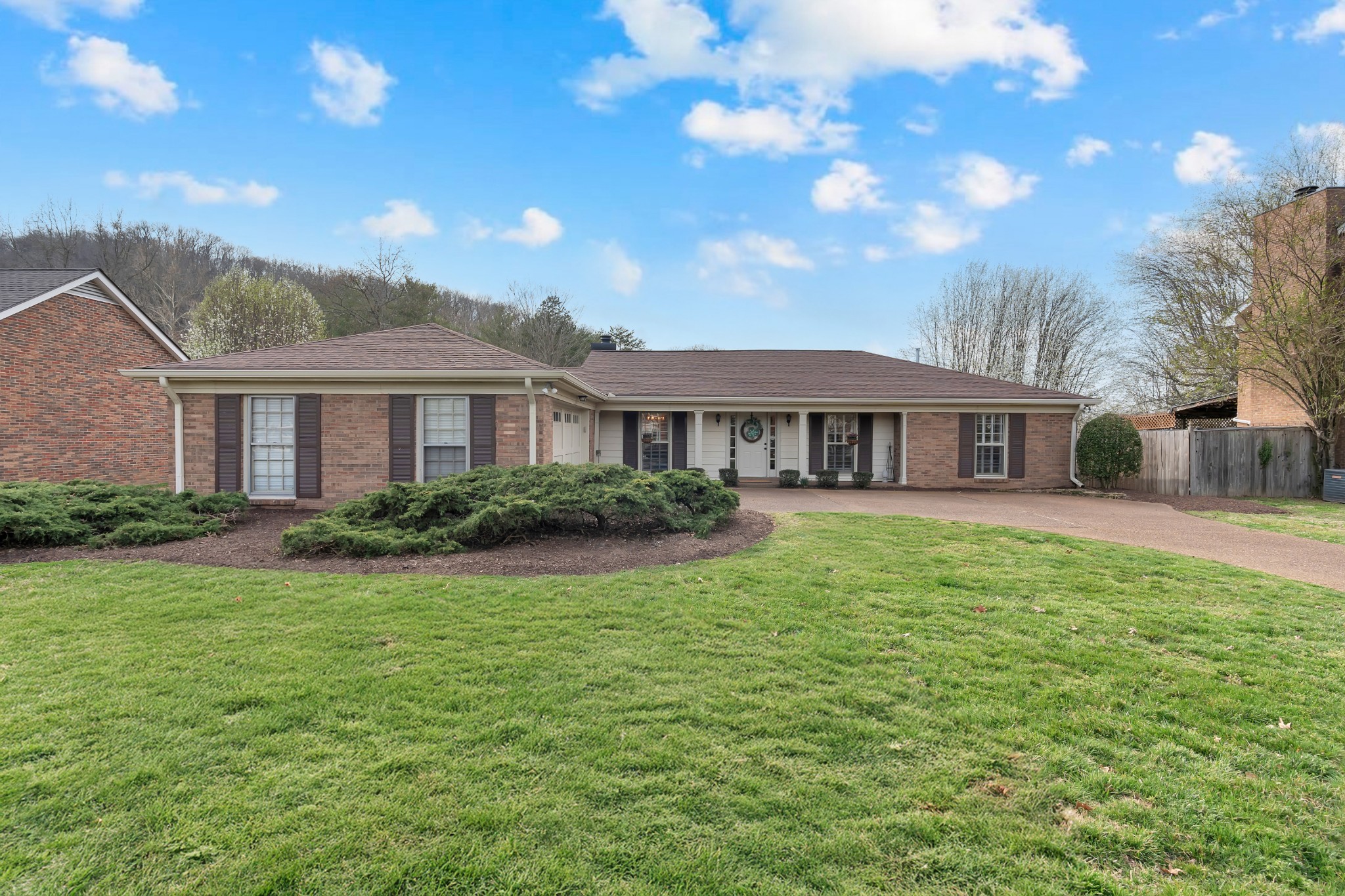 1307 Blue Springs Rd Property Photo 2