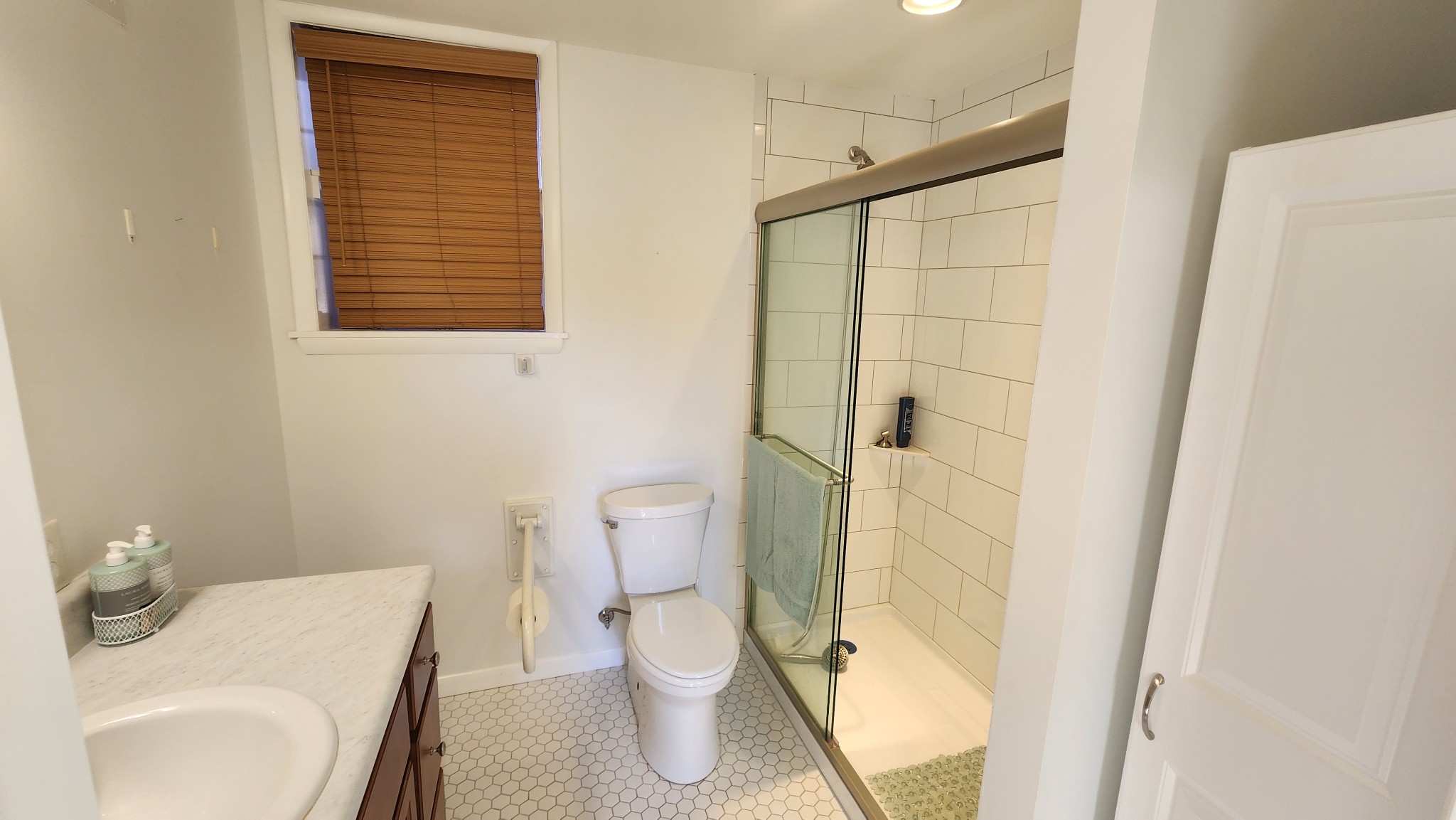 608 May Dr Property Photo 12