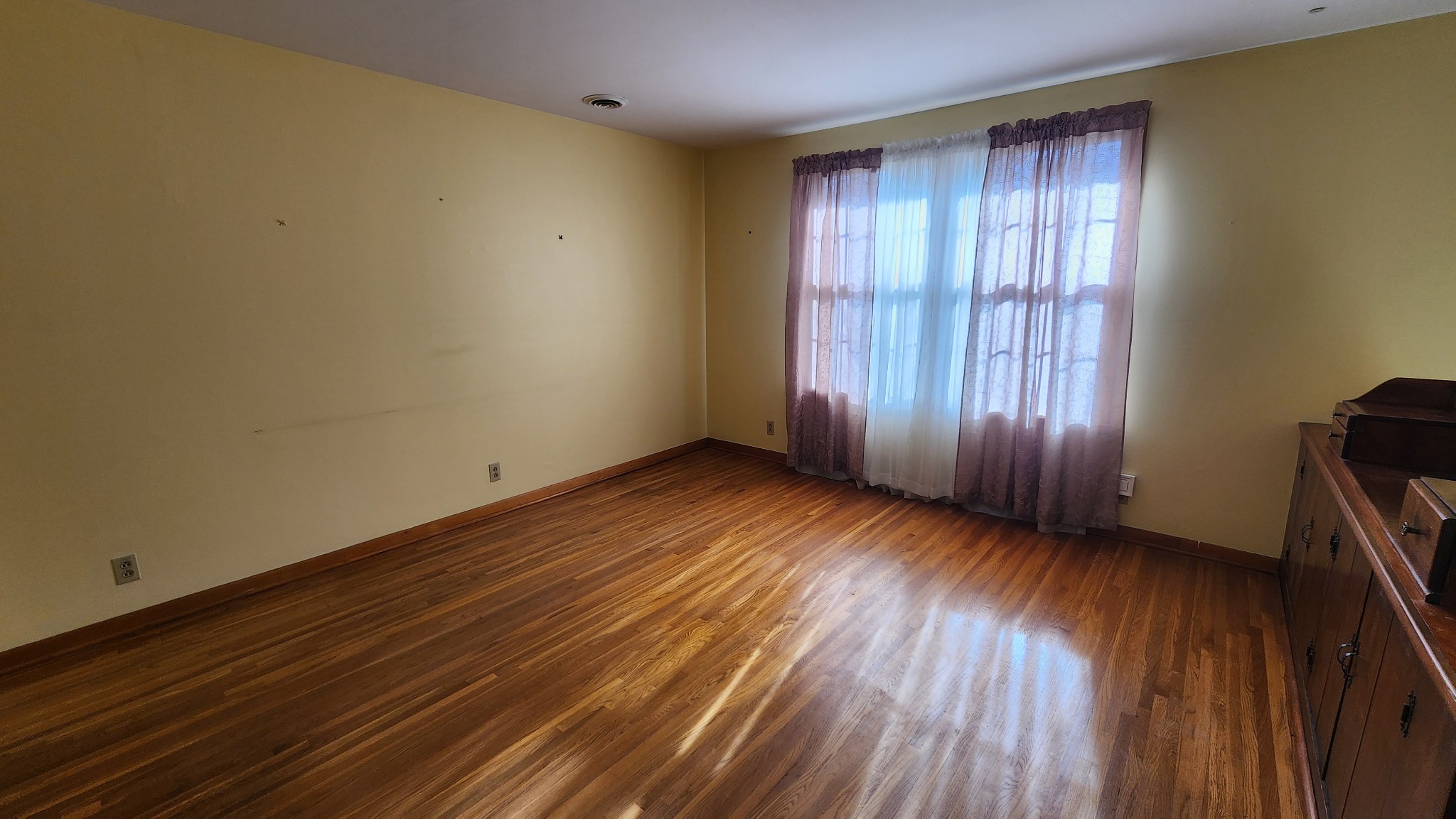 608 May Dr Property Photo 13