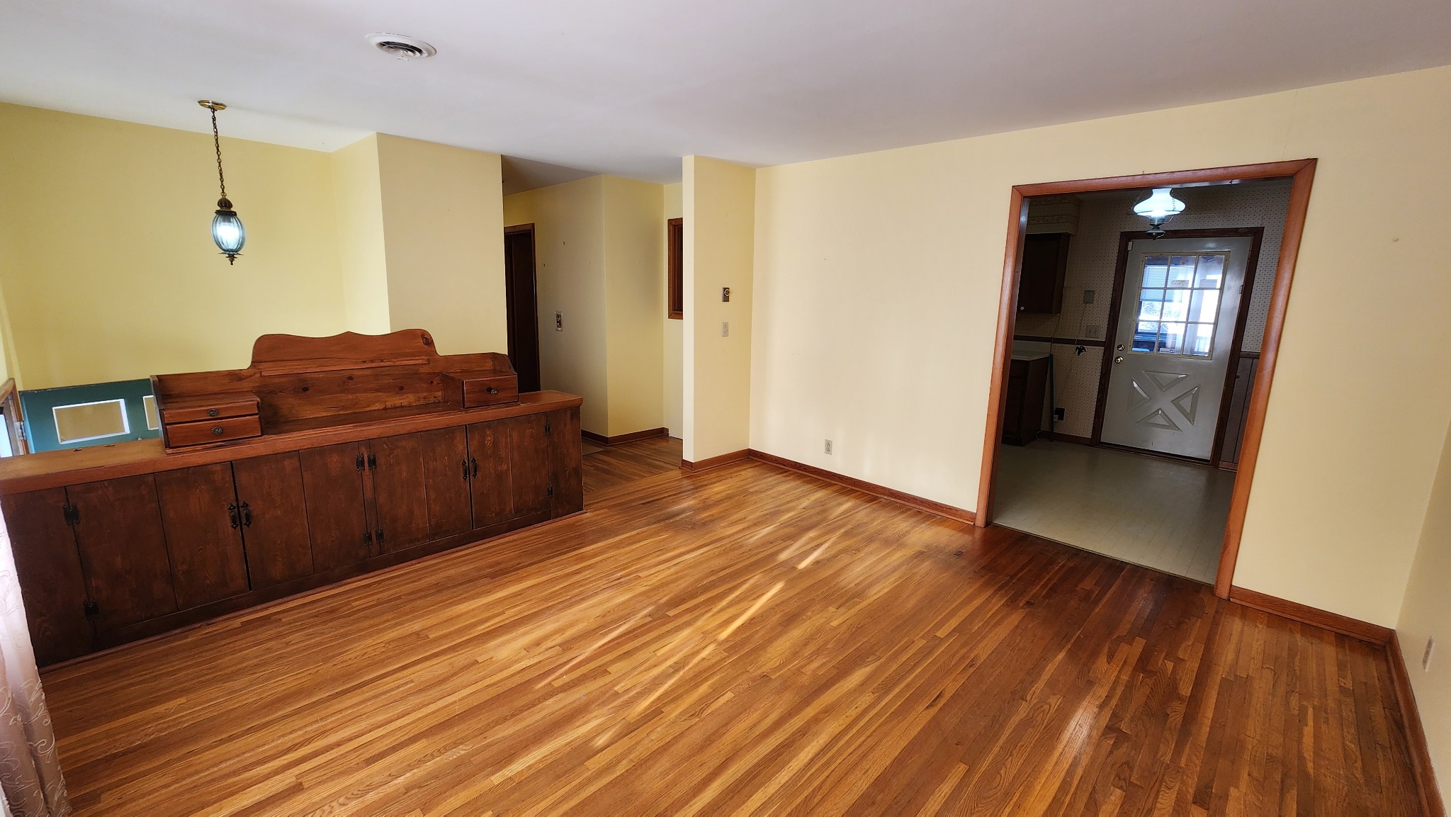 608 May Dr Property Photo 15