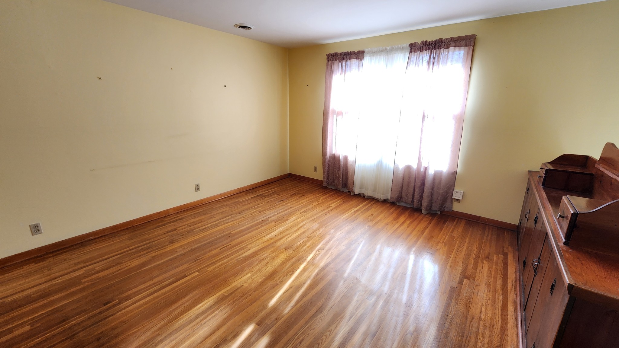 608 May Dr Property Photo 17