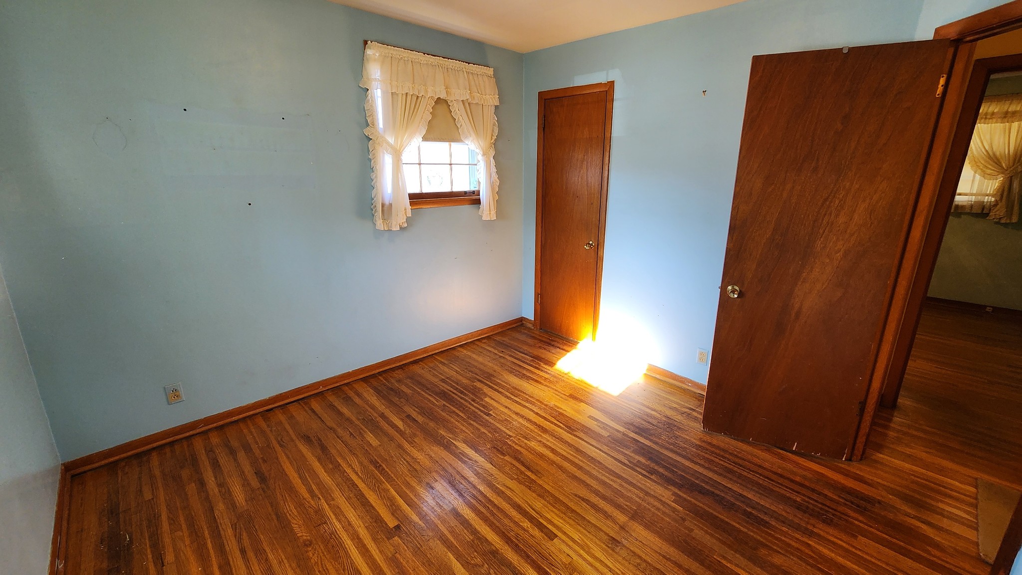 608 May Dr Property Photo 23