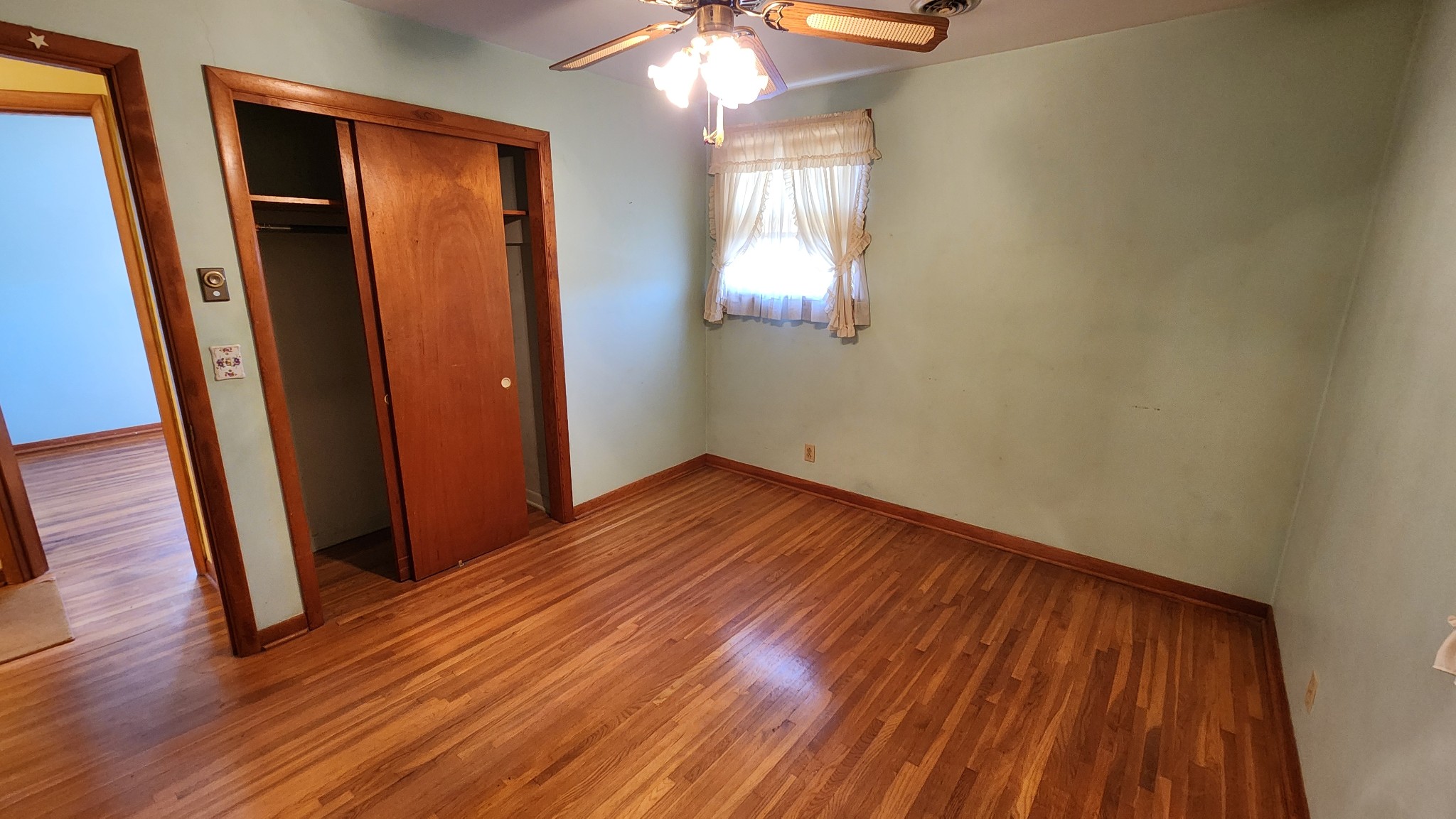 608 May Dr Property Photo 27